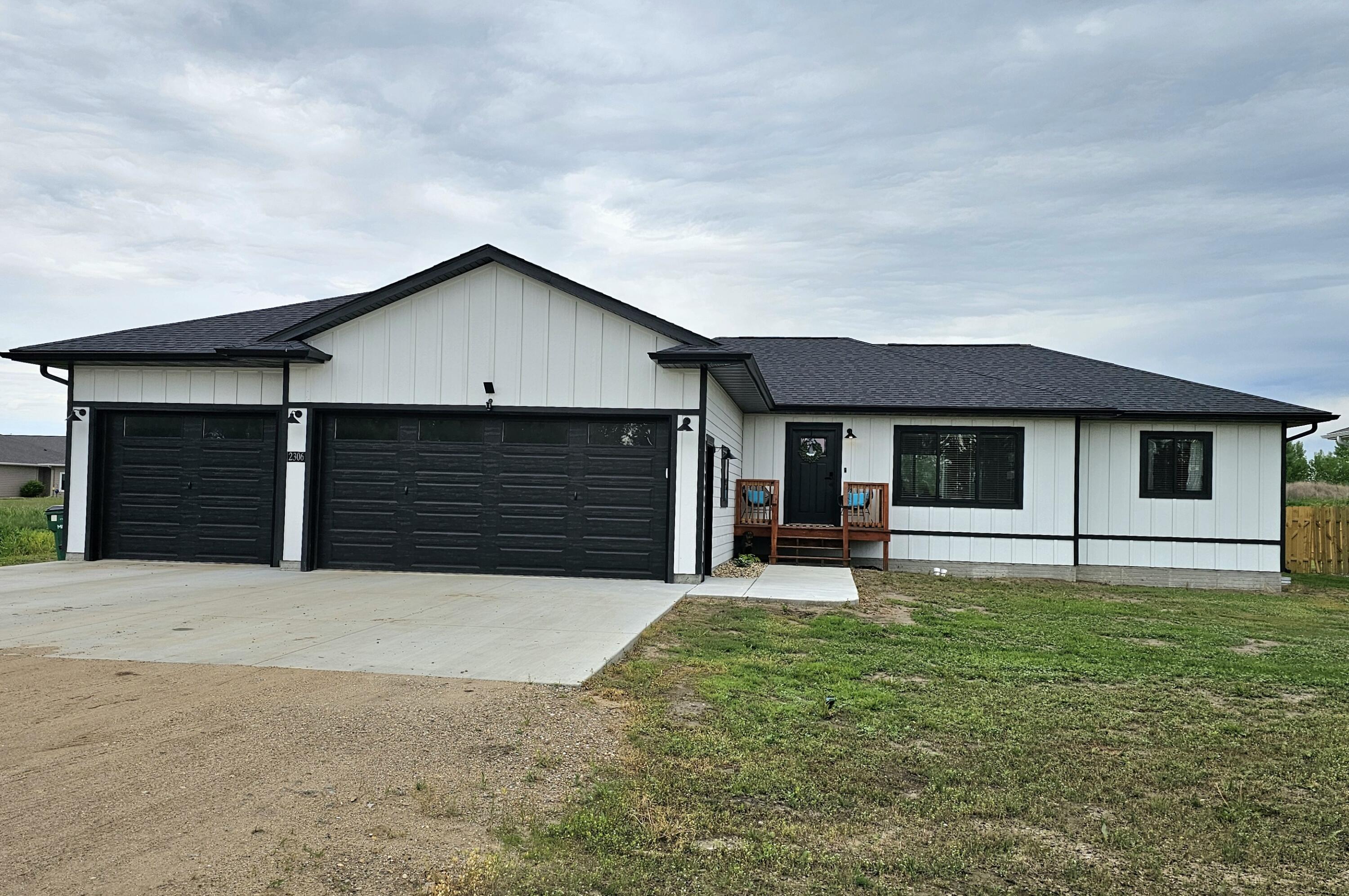 2306 Urbana Dr