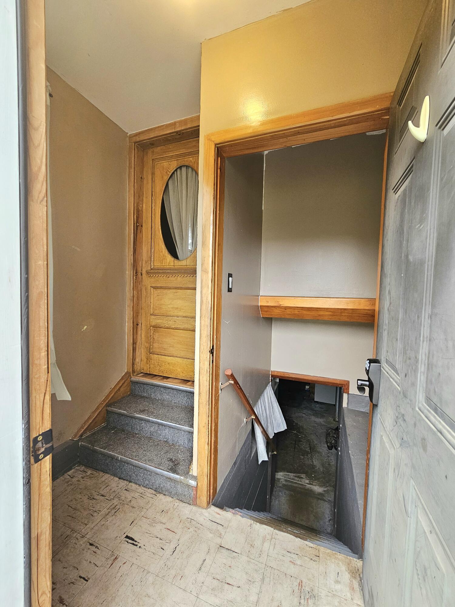 219 E Main