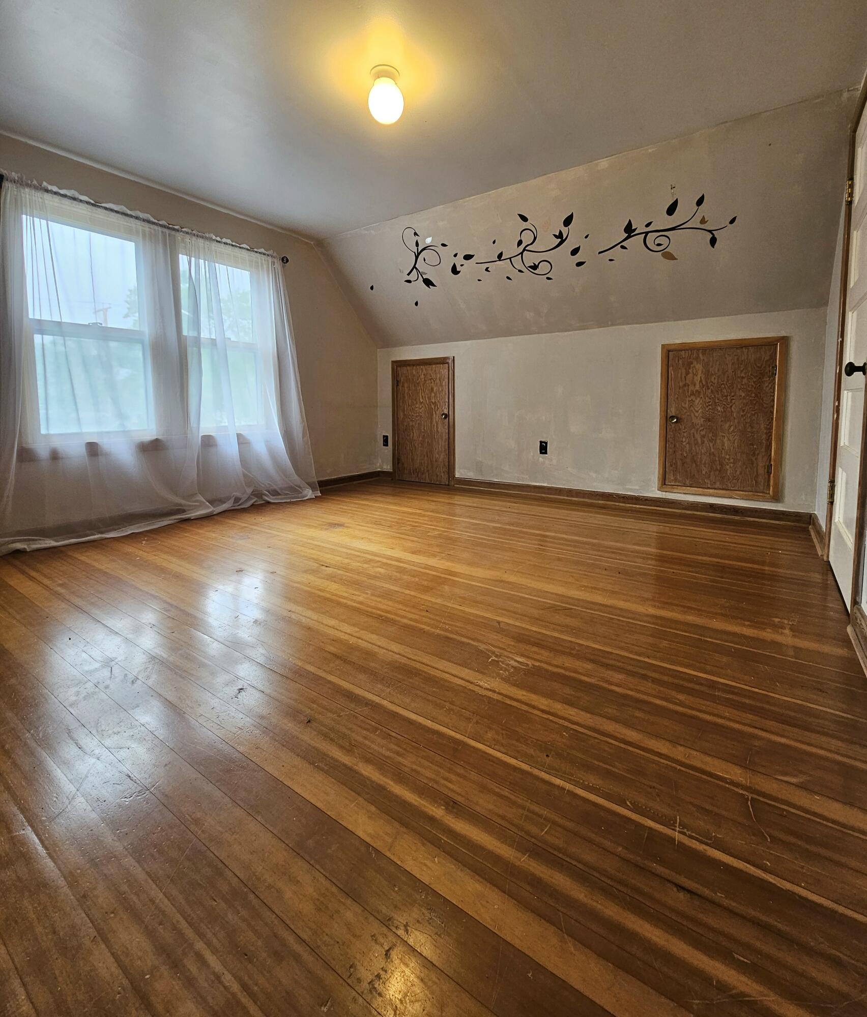219 E Main