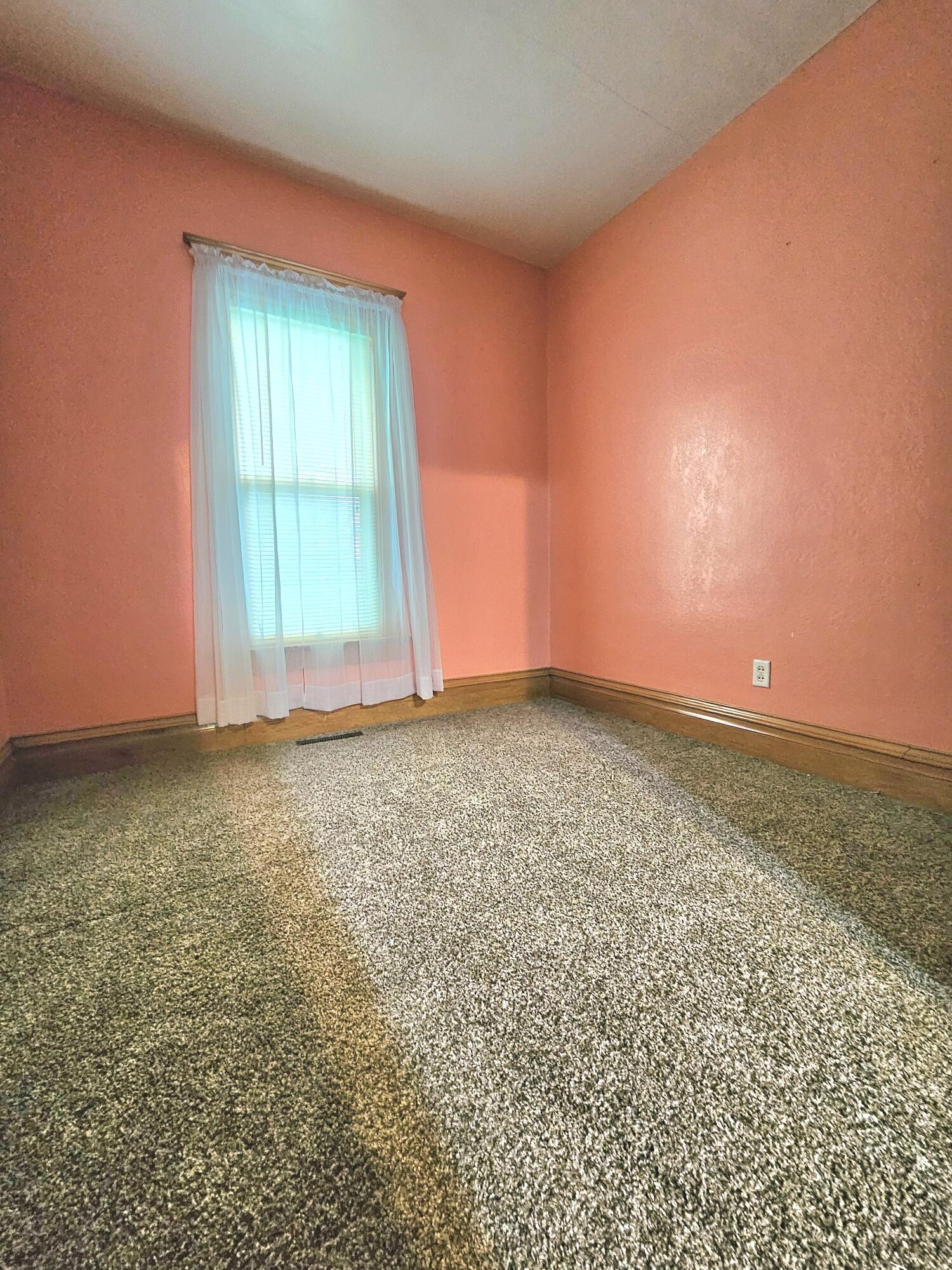 219 E Main
