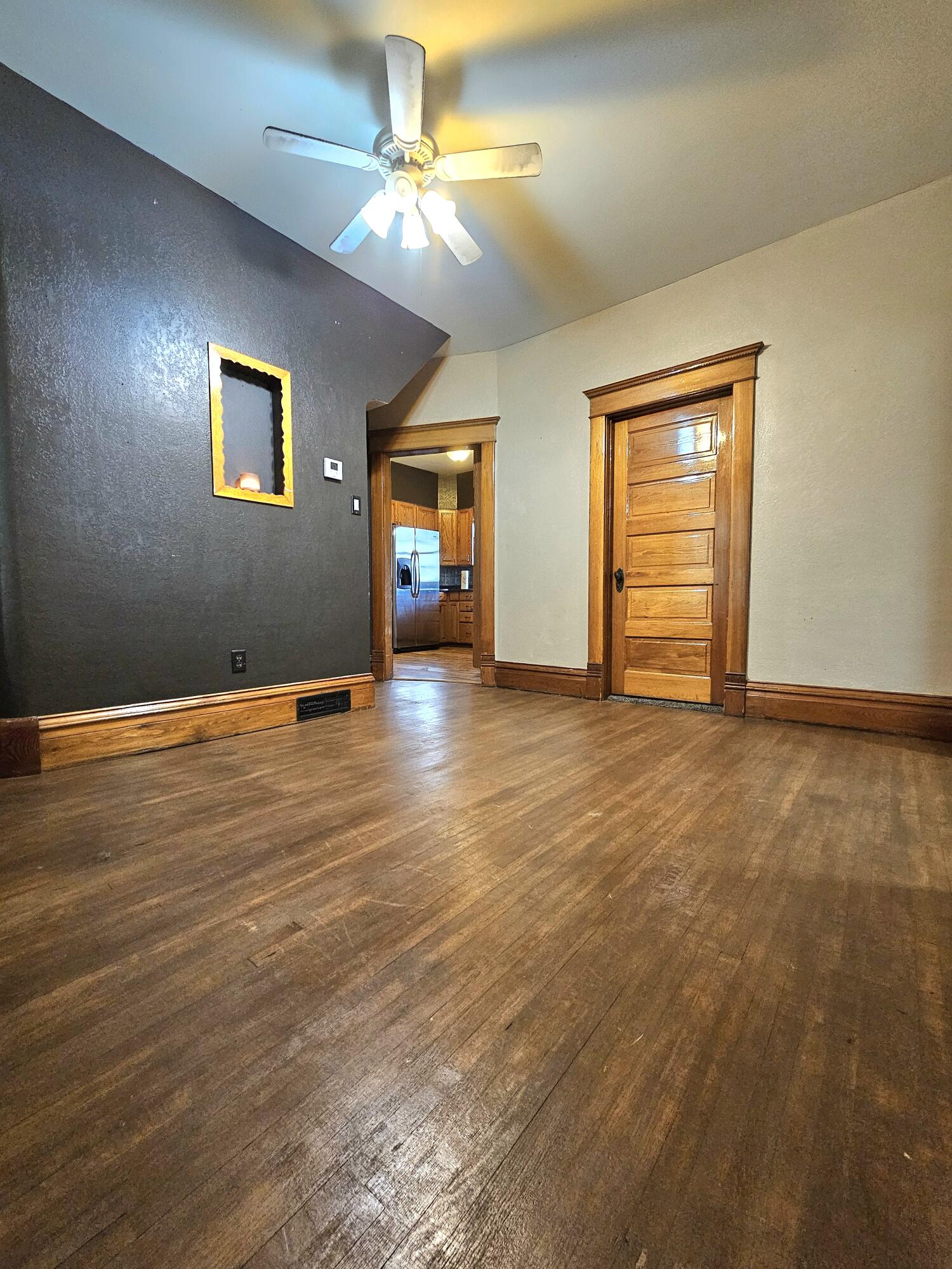 219 E Main