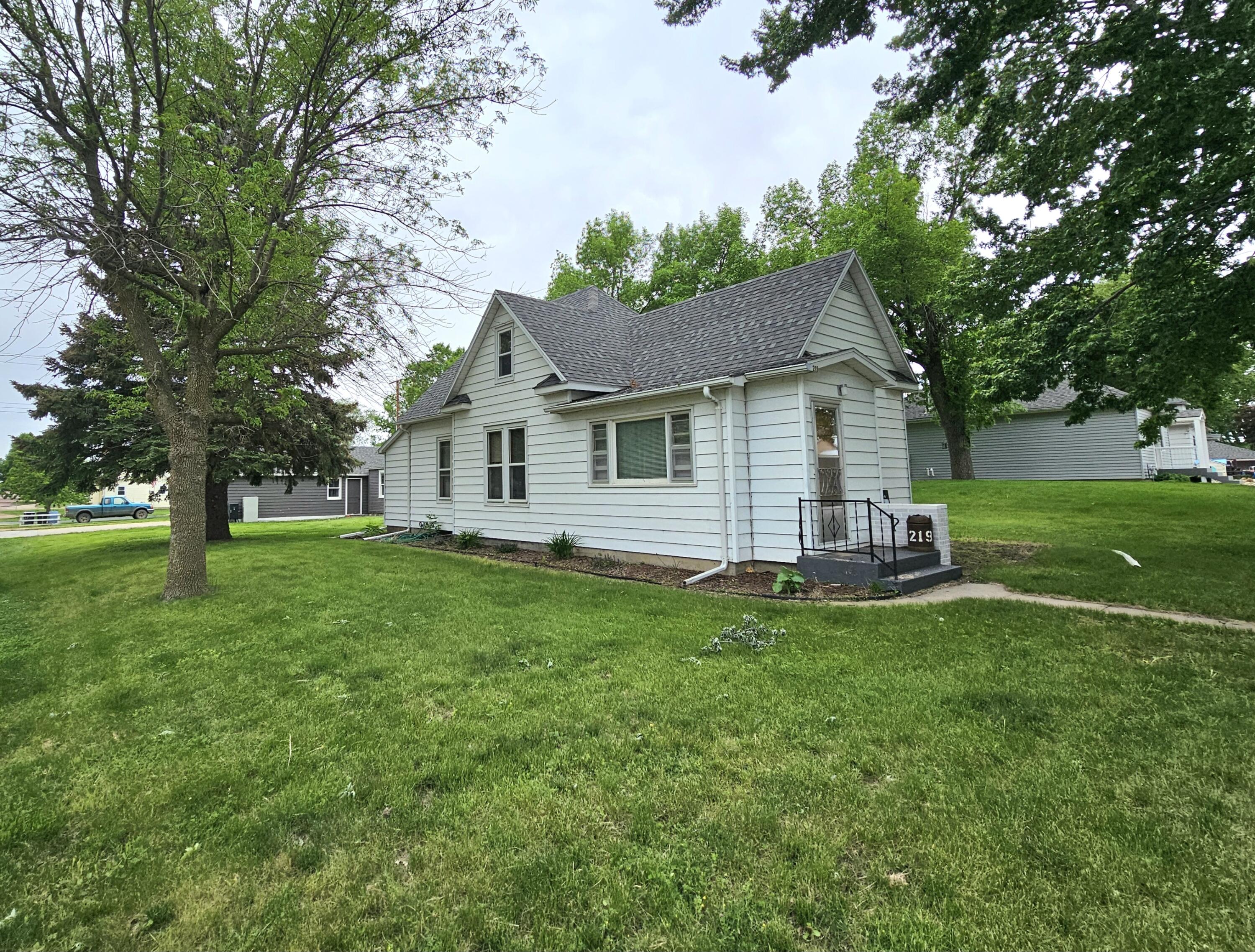 219 E Main