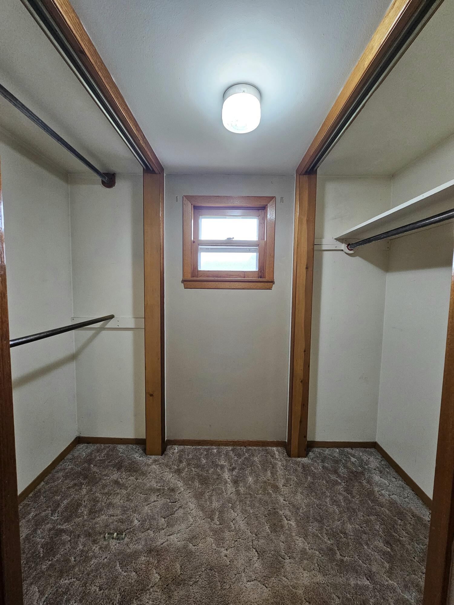 219 E Main