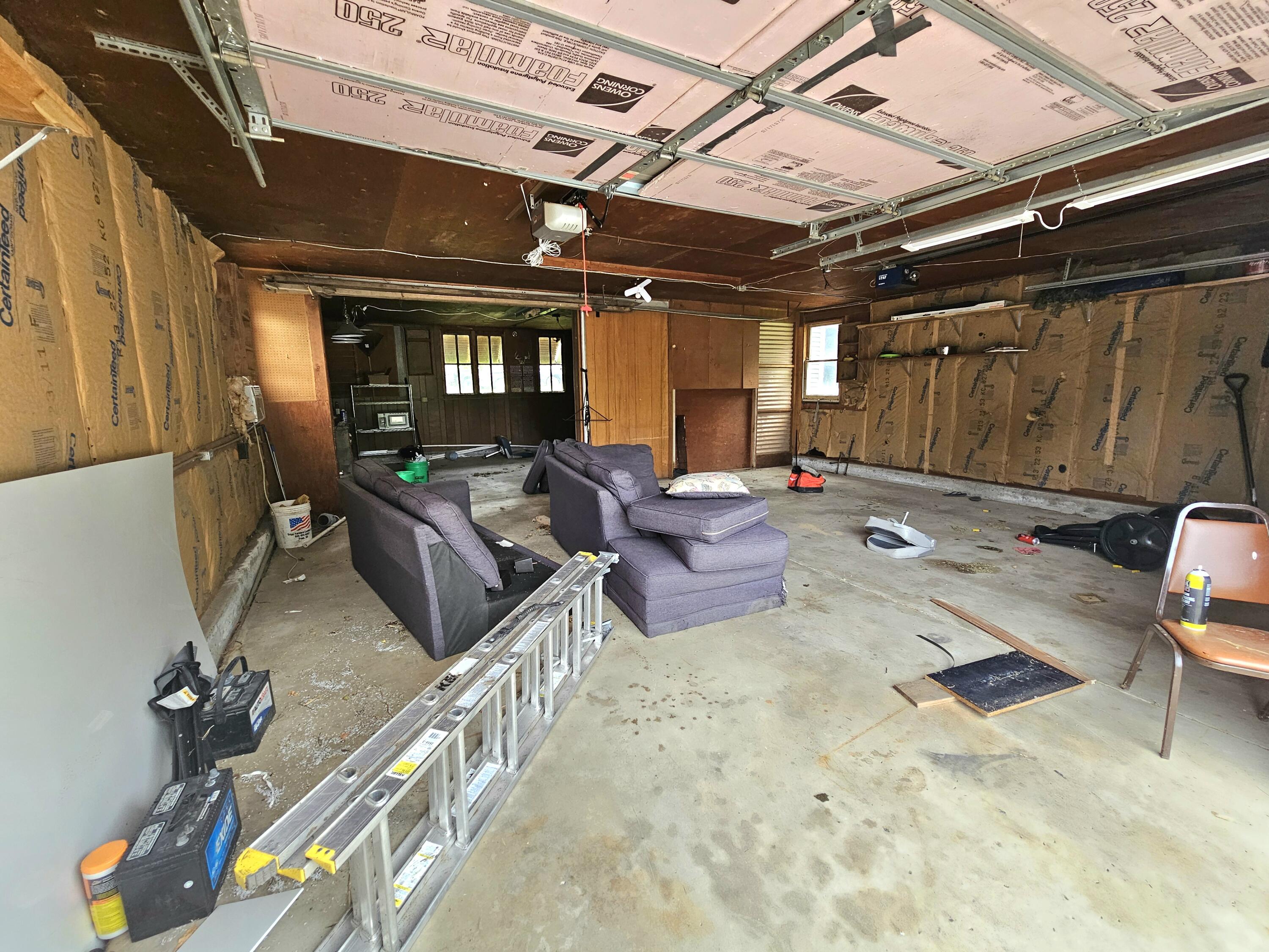 219 E Main