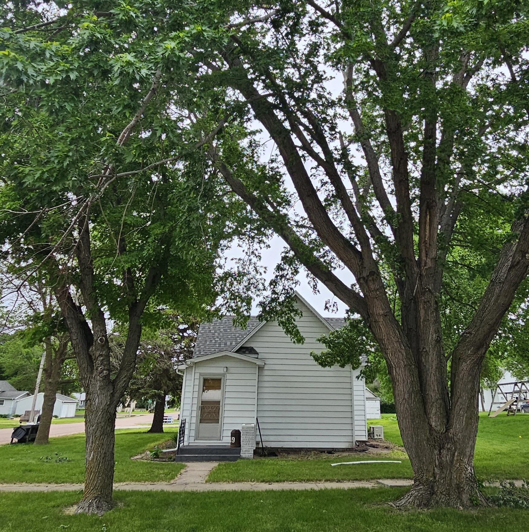 219 E Main