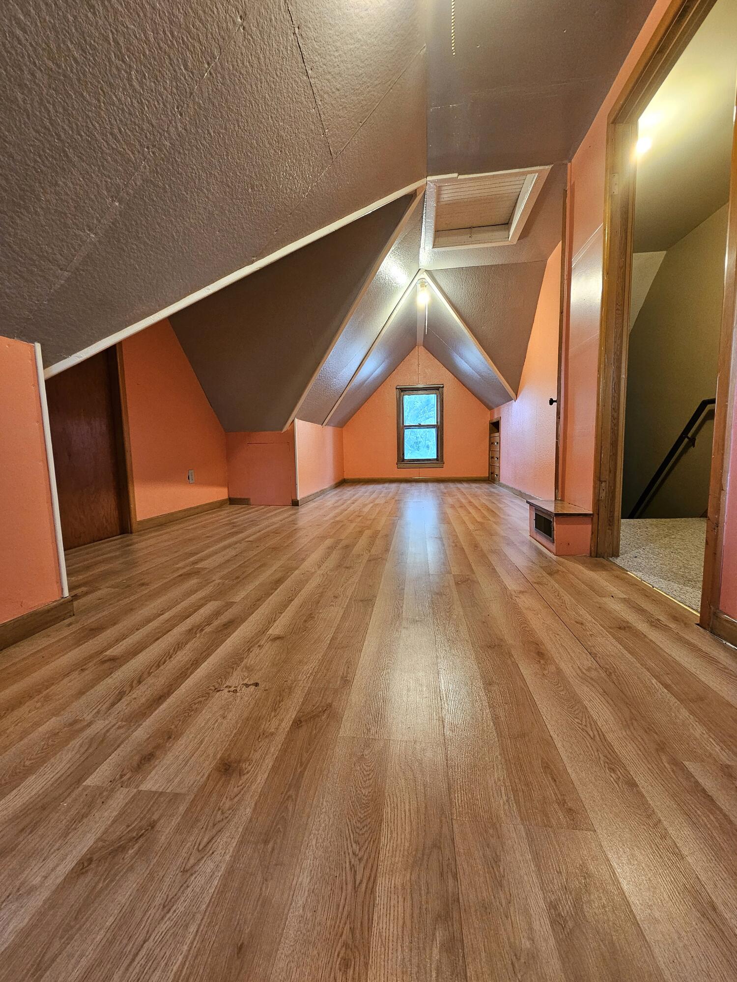 219 E Main