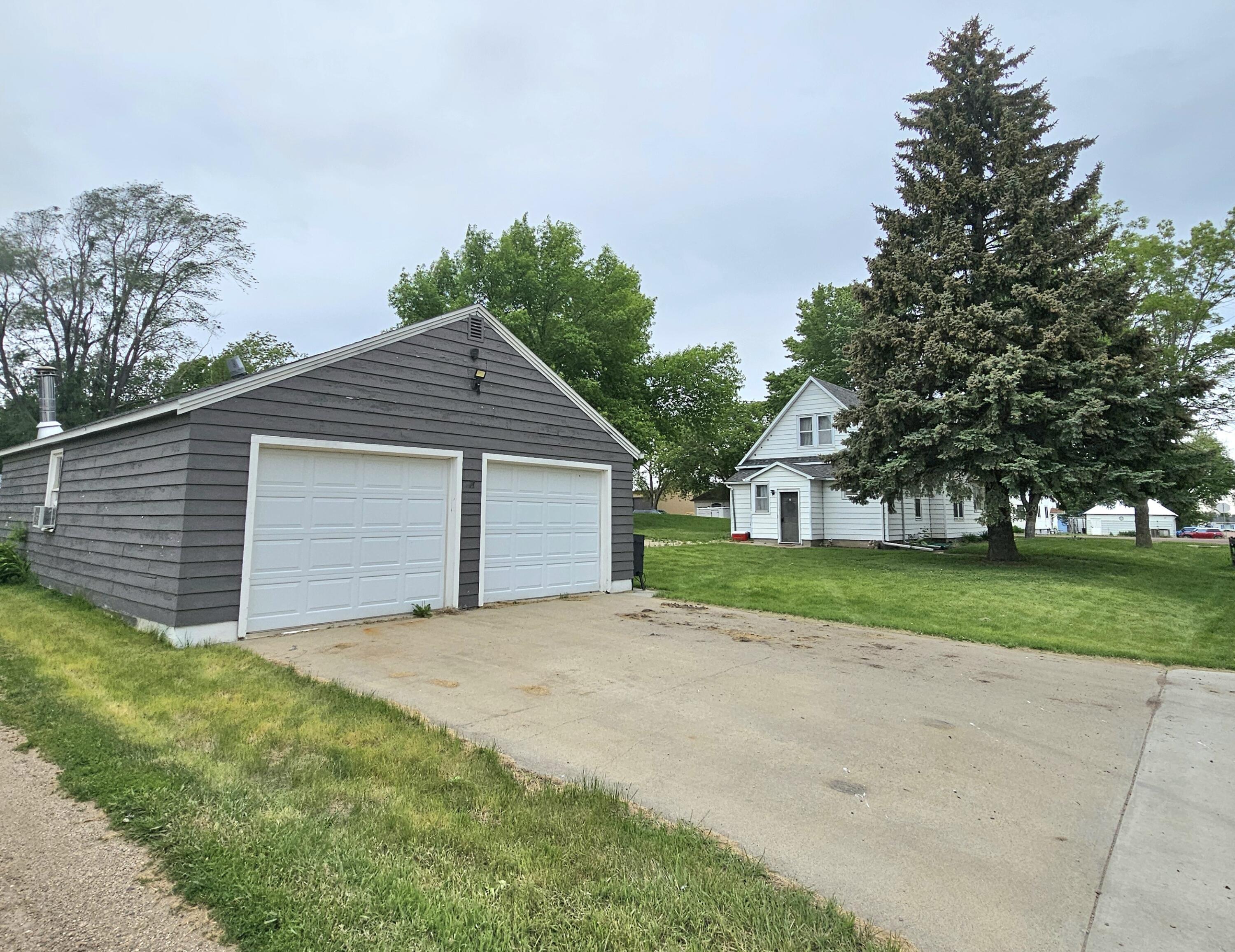219 E Main