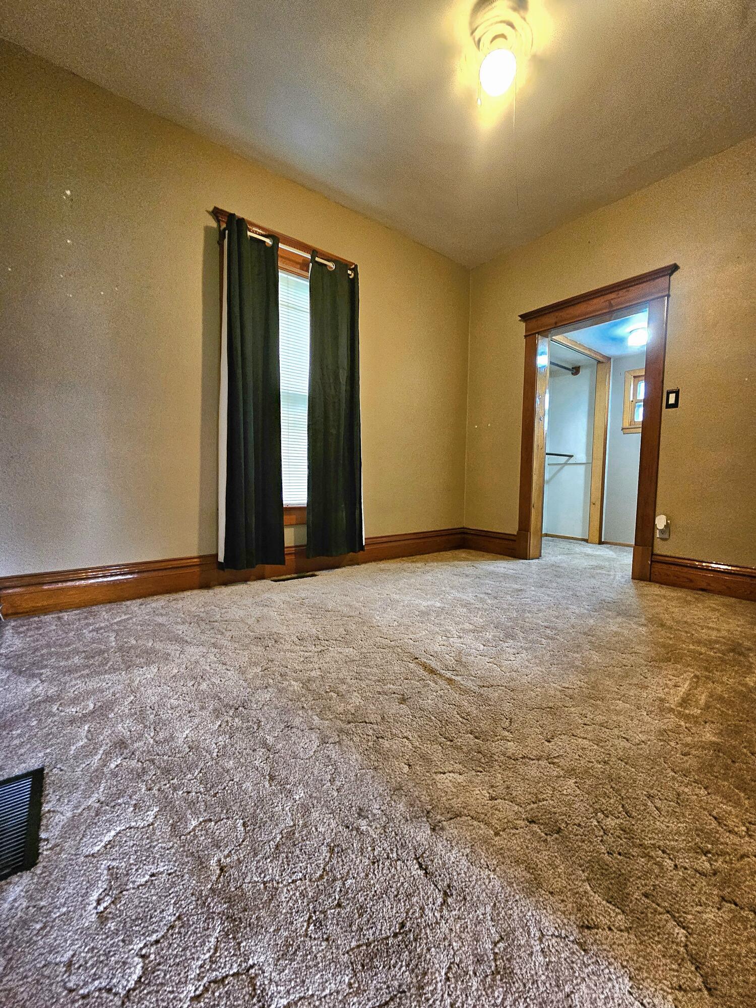 219 E Main