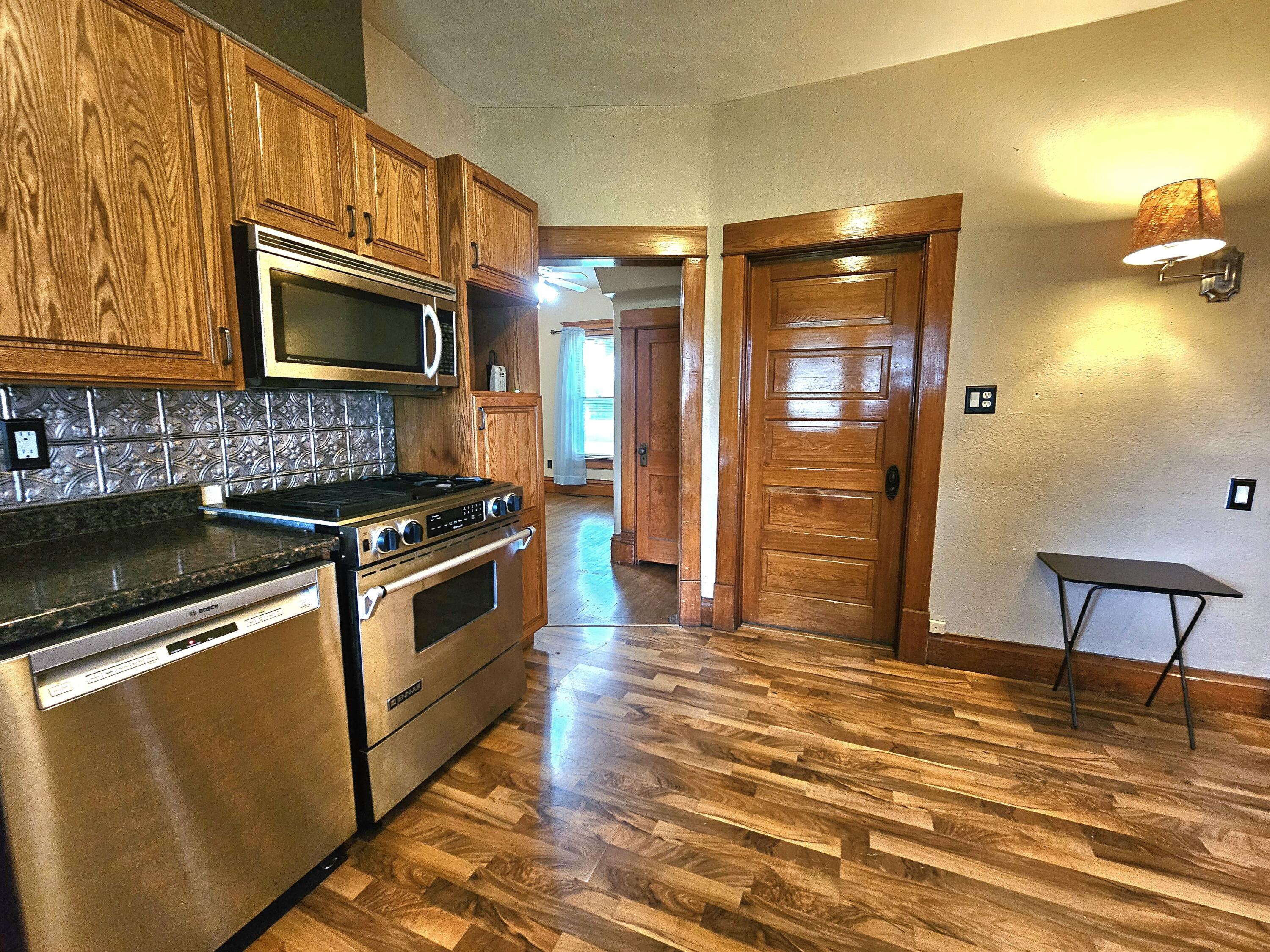 219 E Main