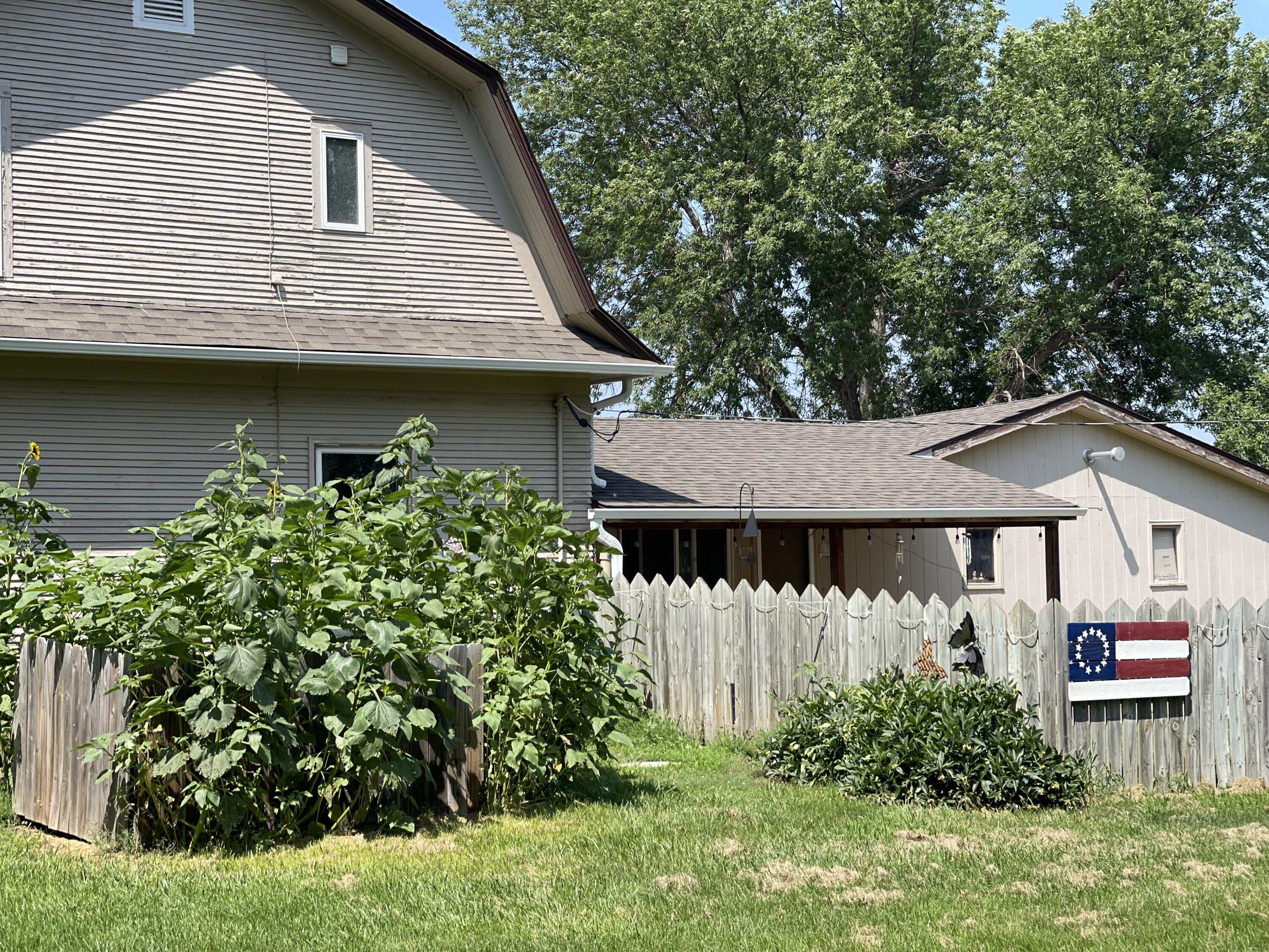 520 N Main St