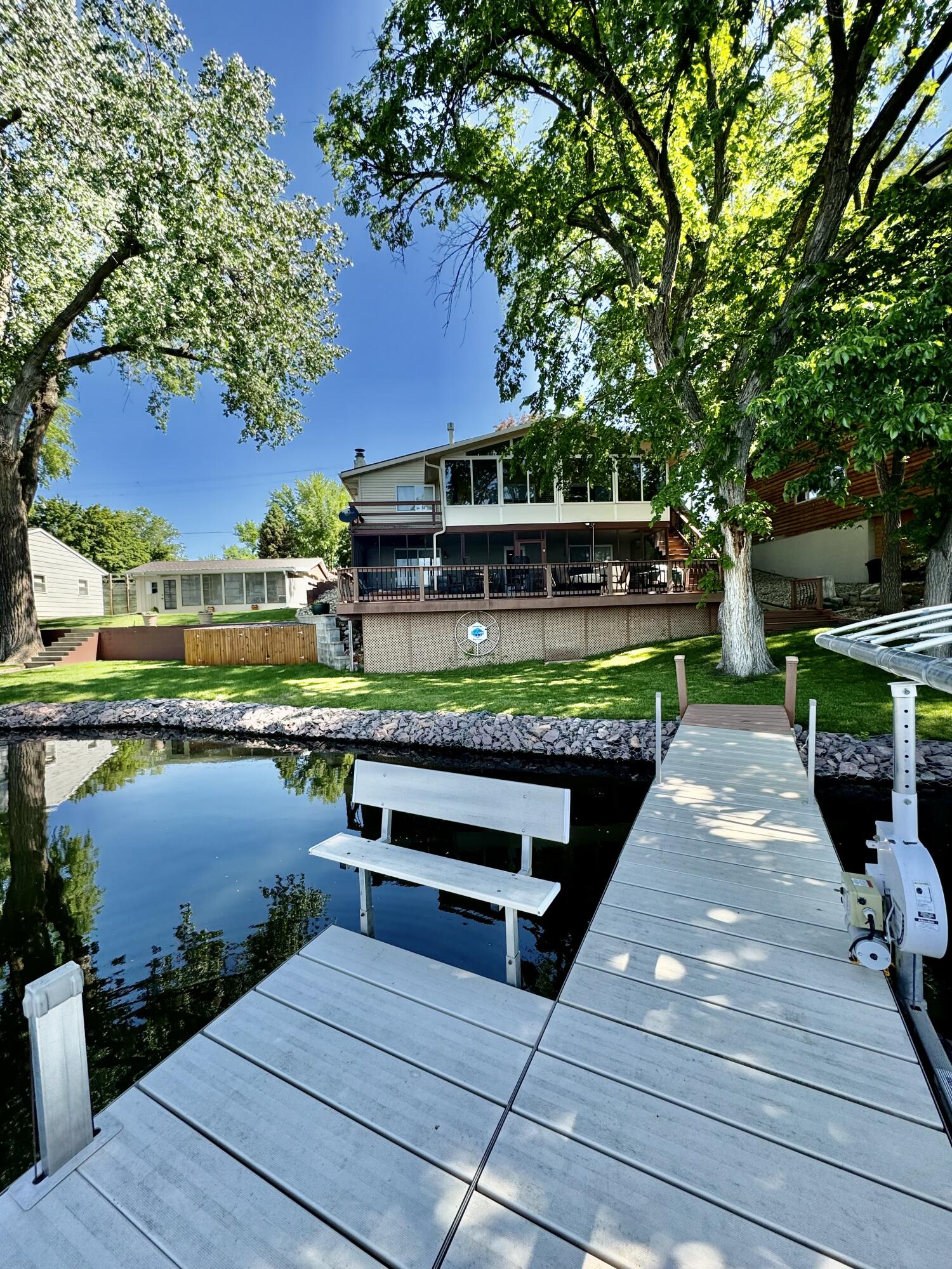 181 S Harmon Dr