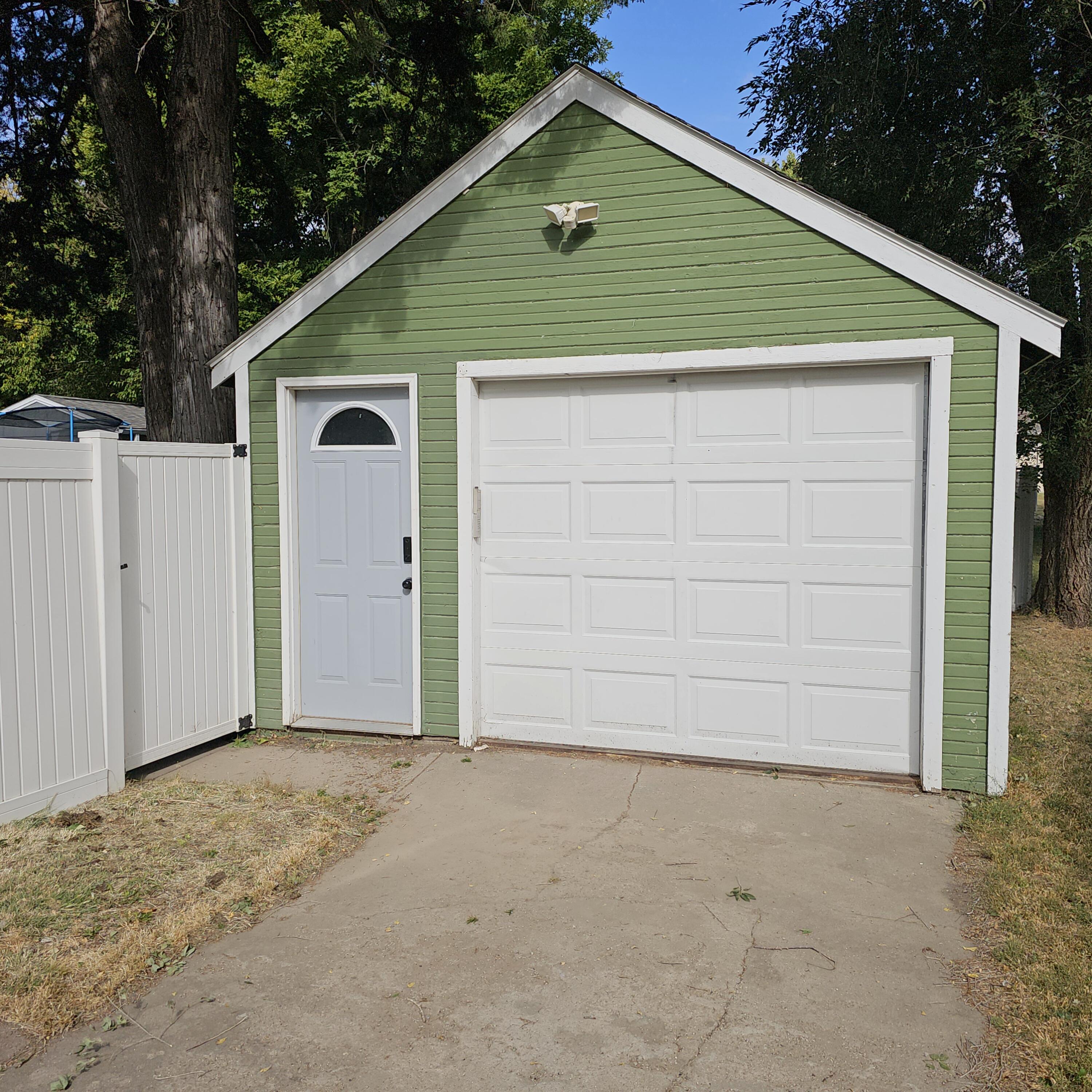 1012 E 7th Ave
