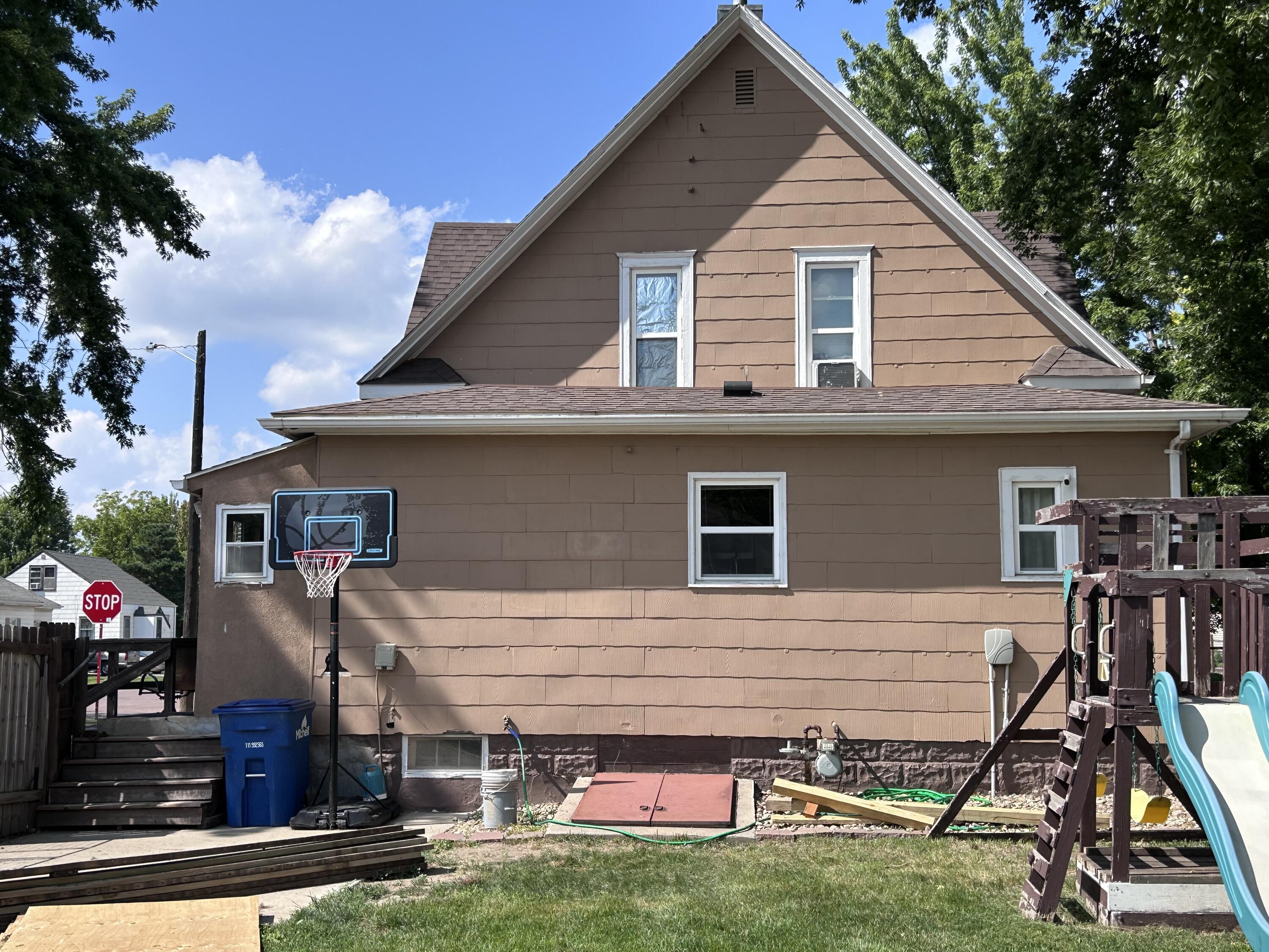301 E 7th Ave