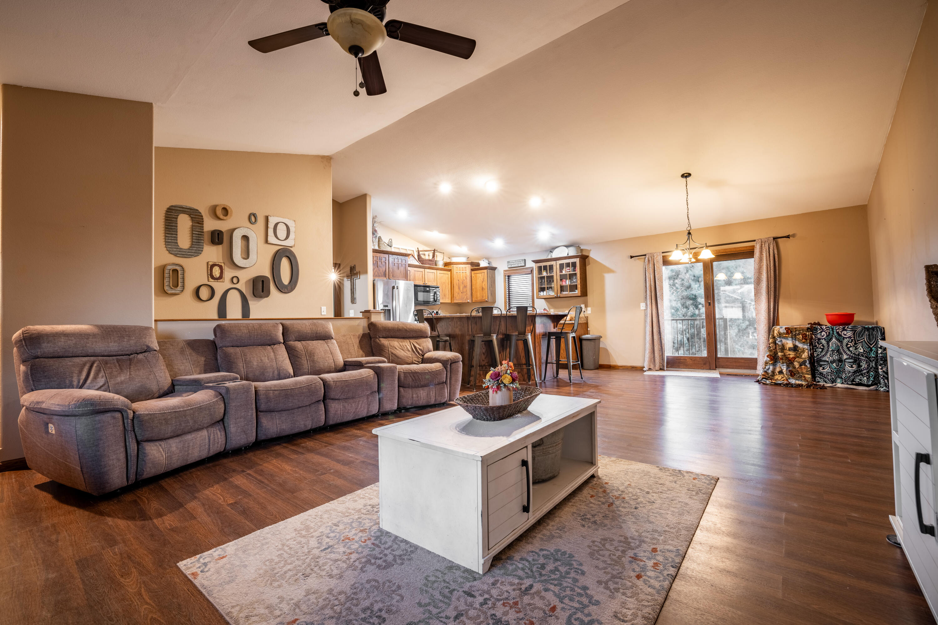 1513 Kemper Ave