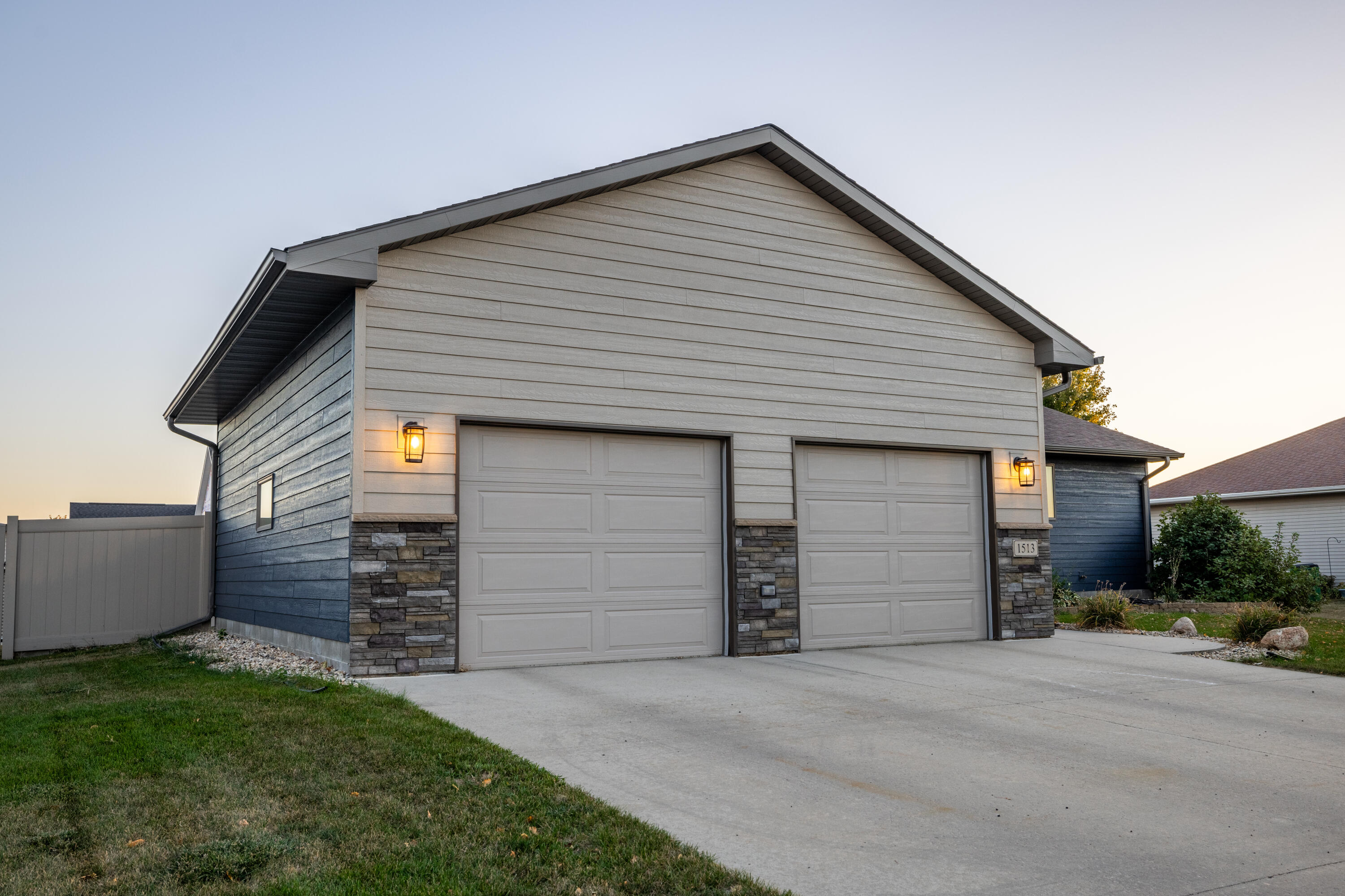 1513 Kemper Ave