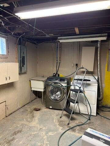 101 W Ash St