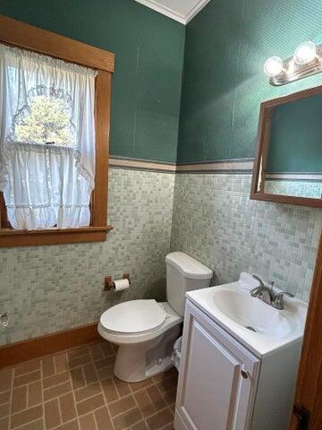 101 W Ash St