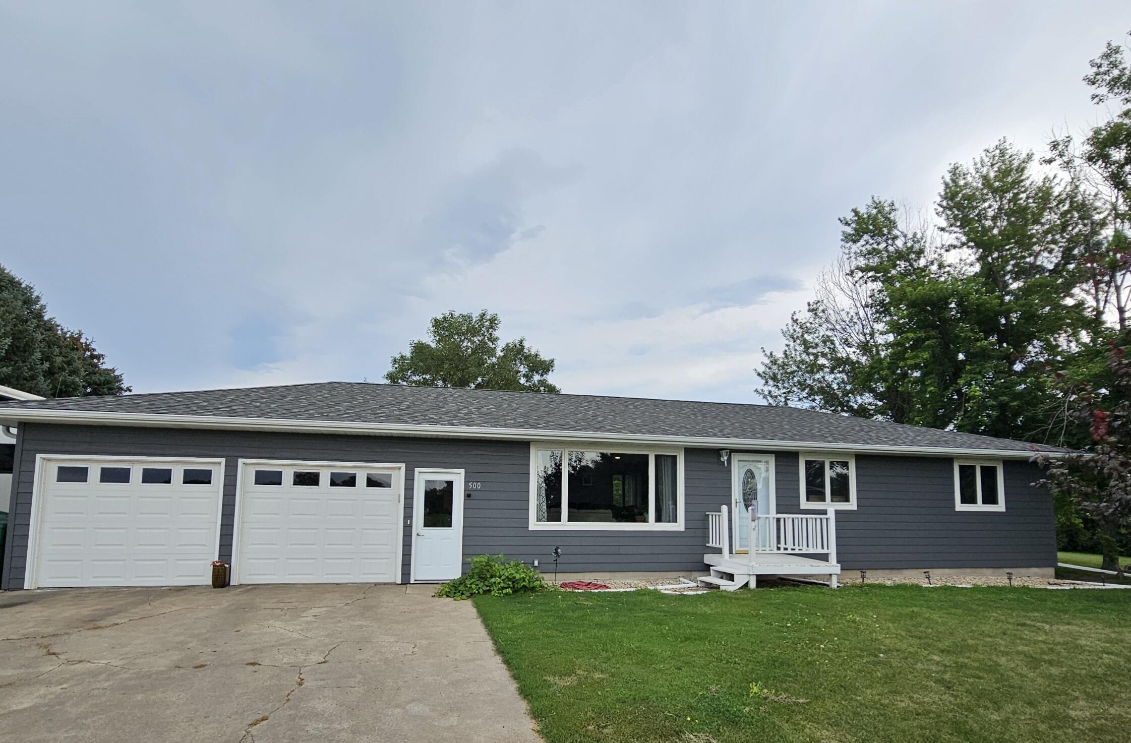 500 NE Commercial Ave
