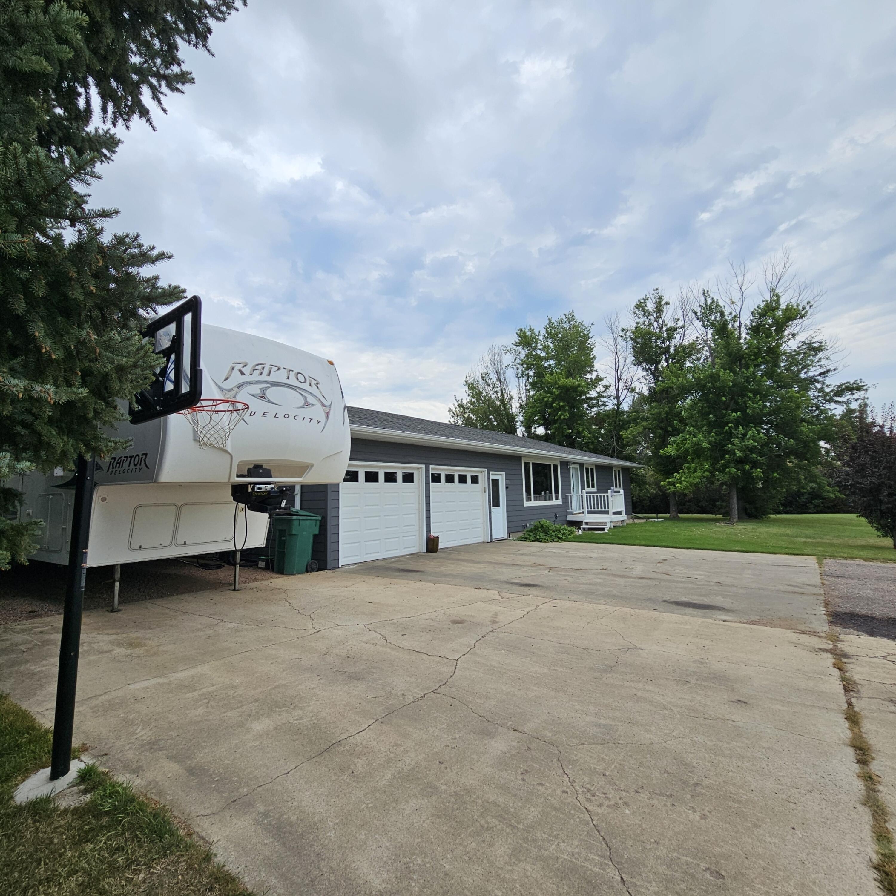 500 NE Commercial Ave