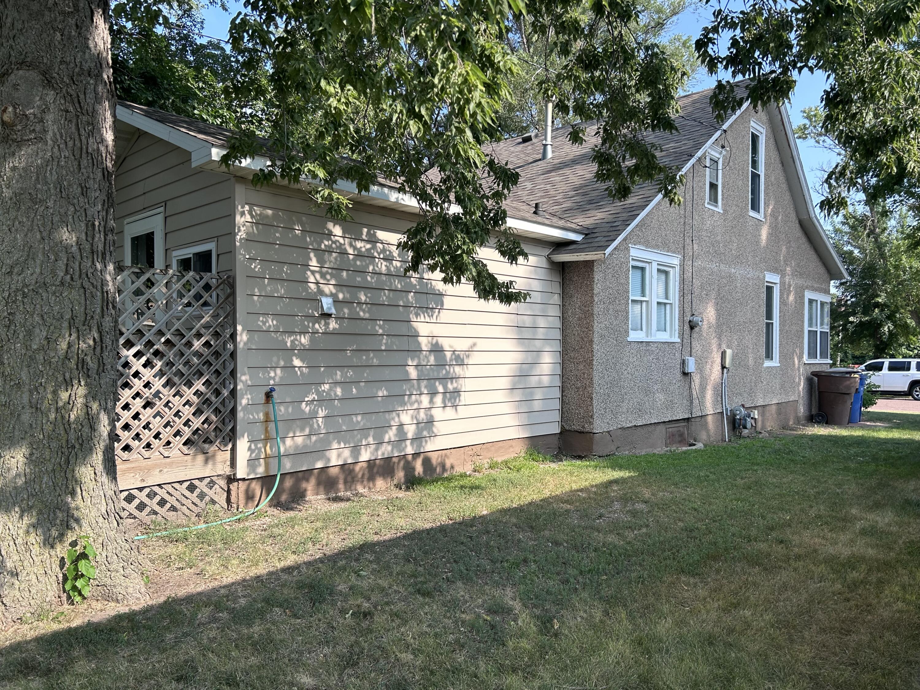 808 E Ash Ave