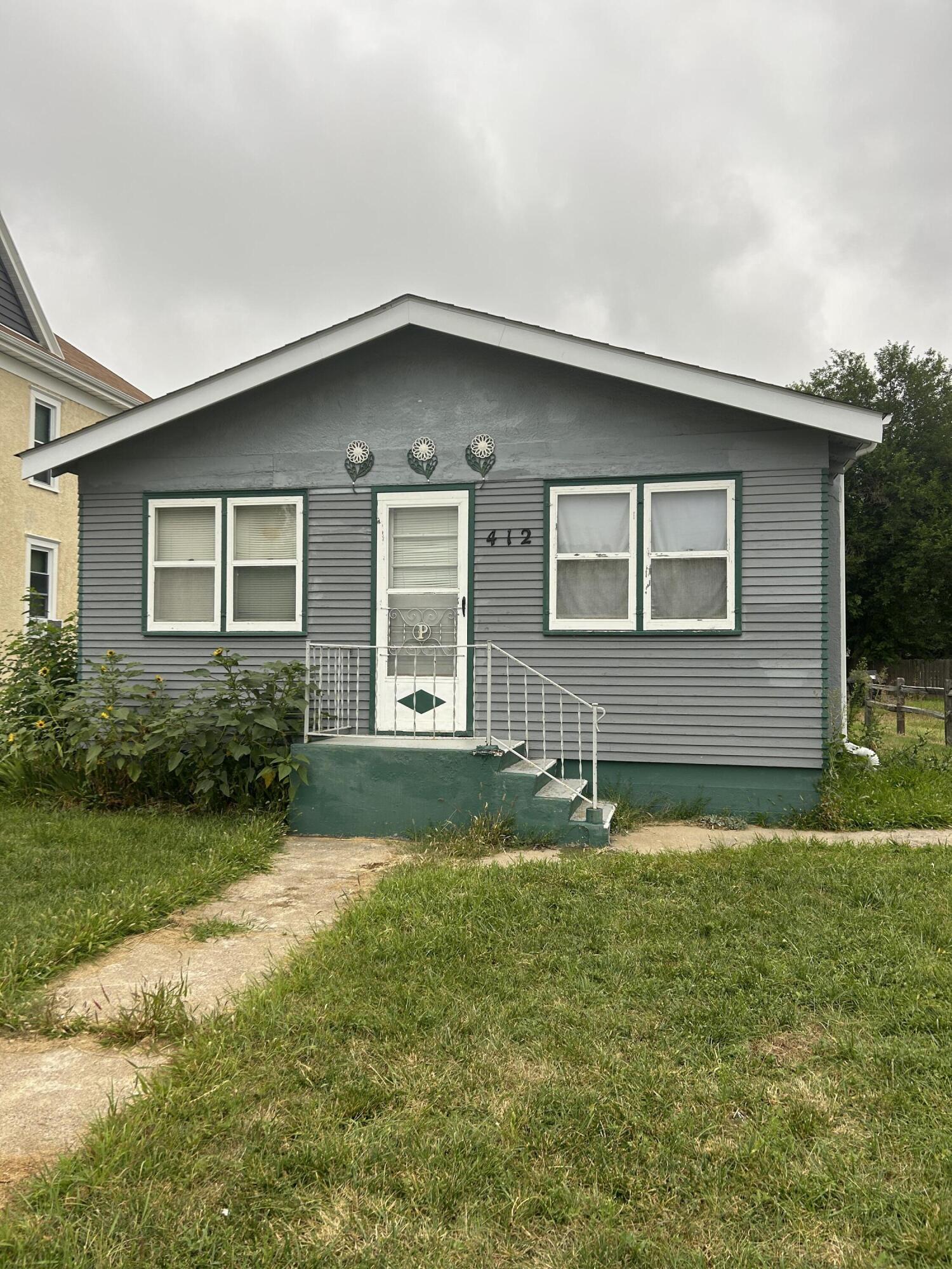 412 S Sanborn Blvd