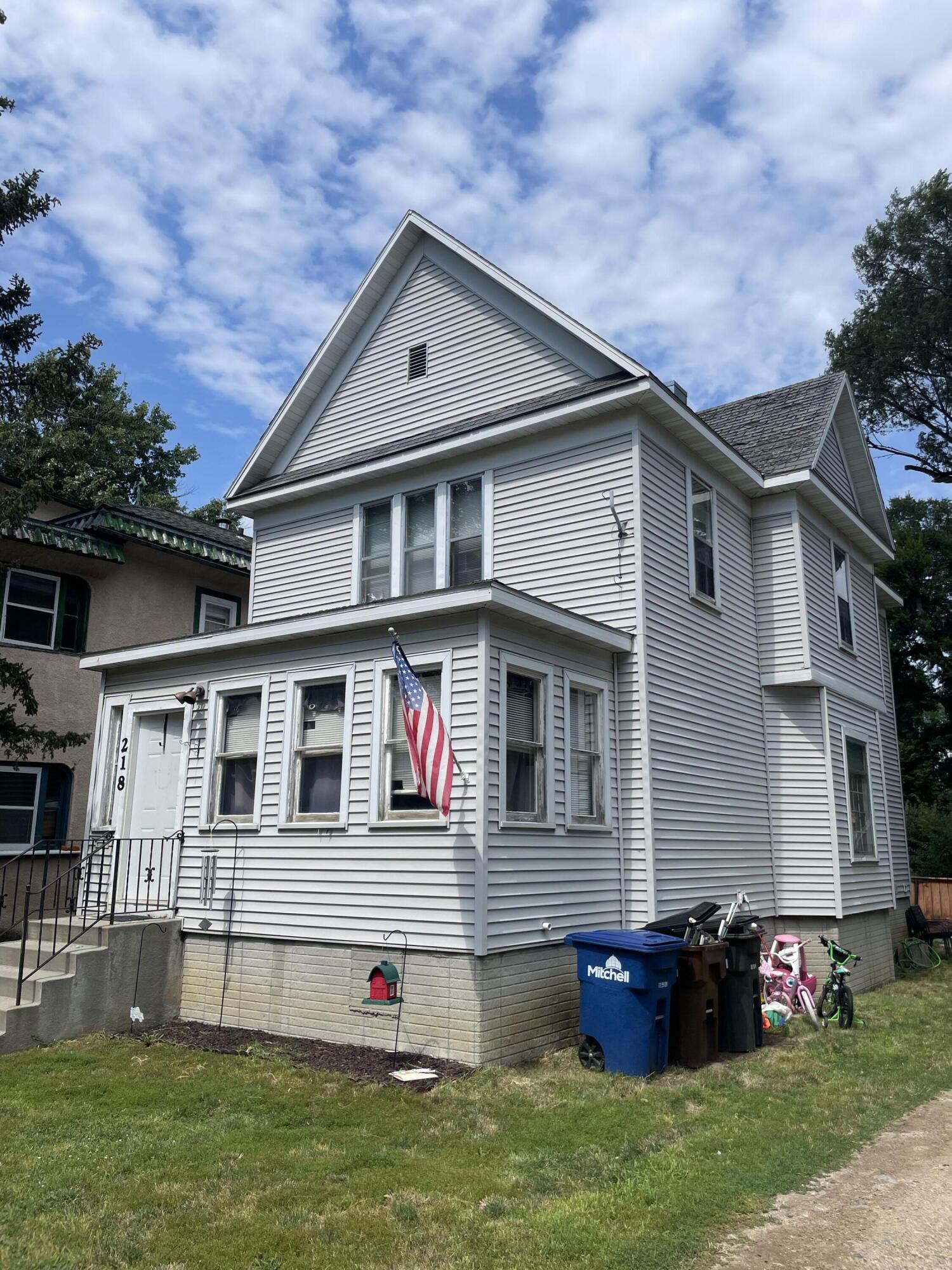 218 W 4th Ave