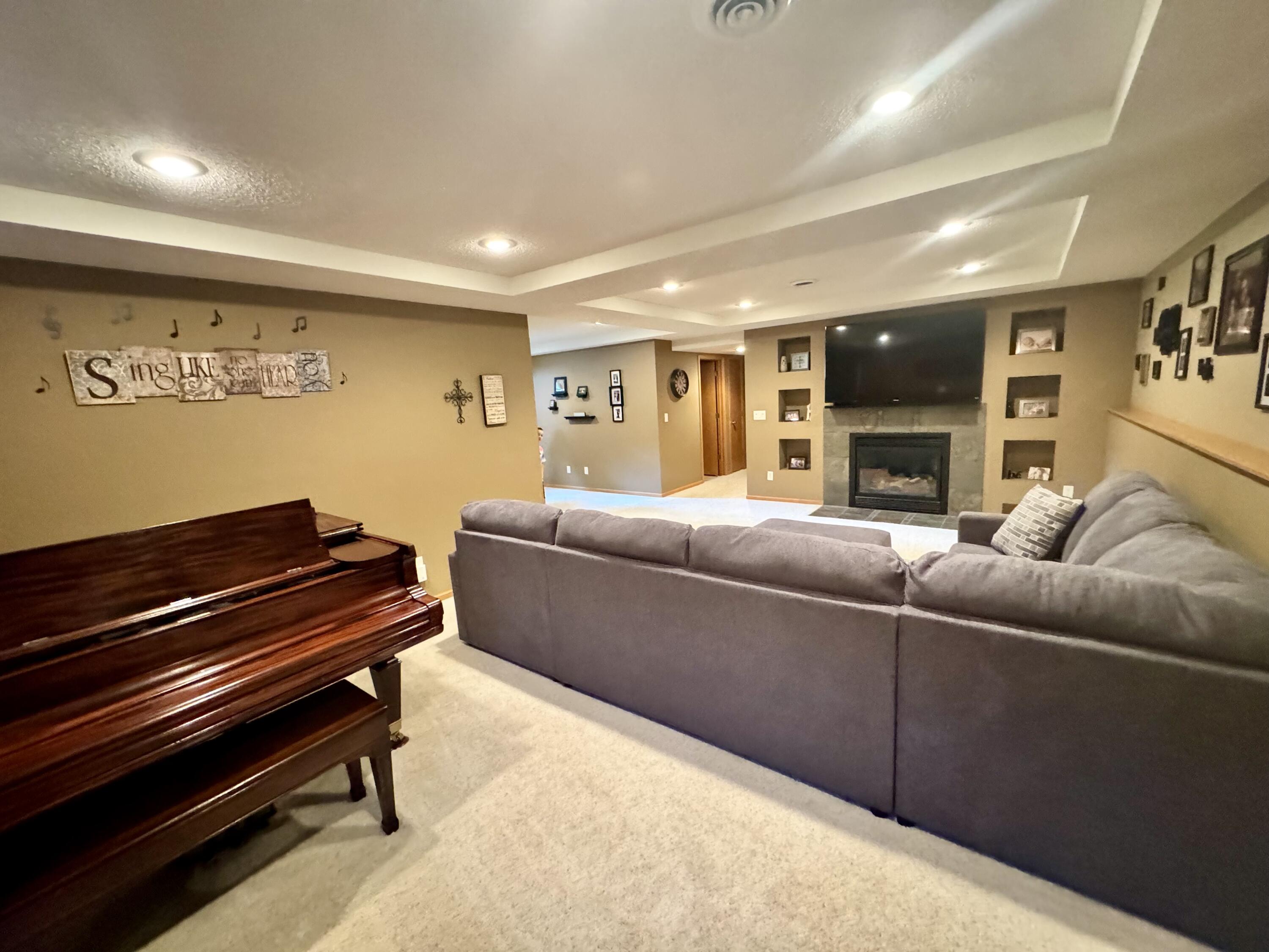 2816 Dailey Dr