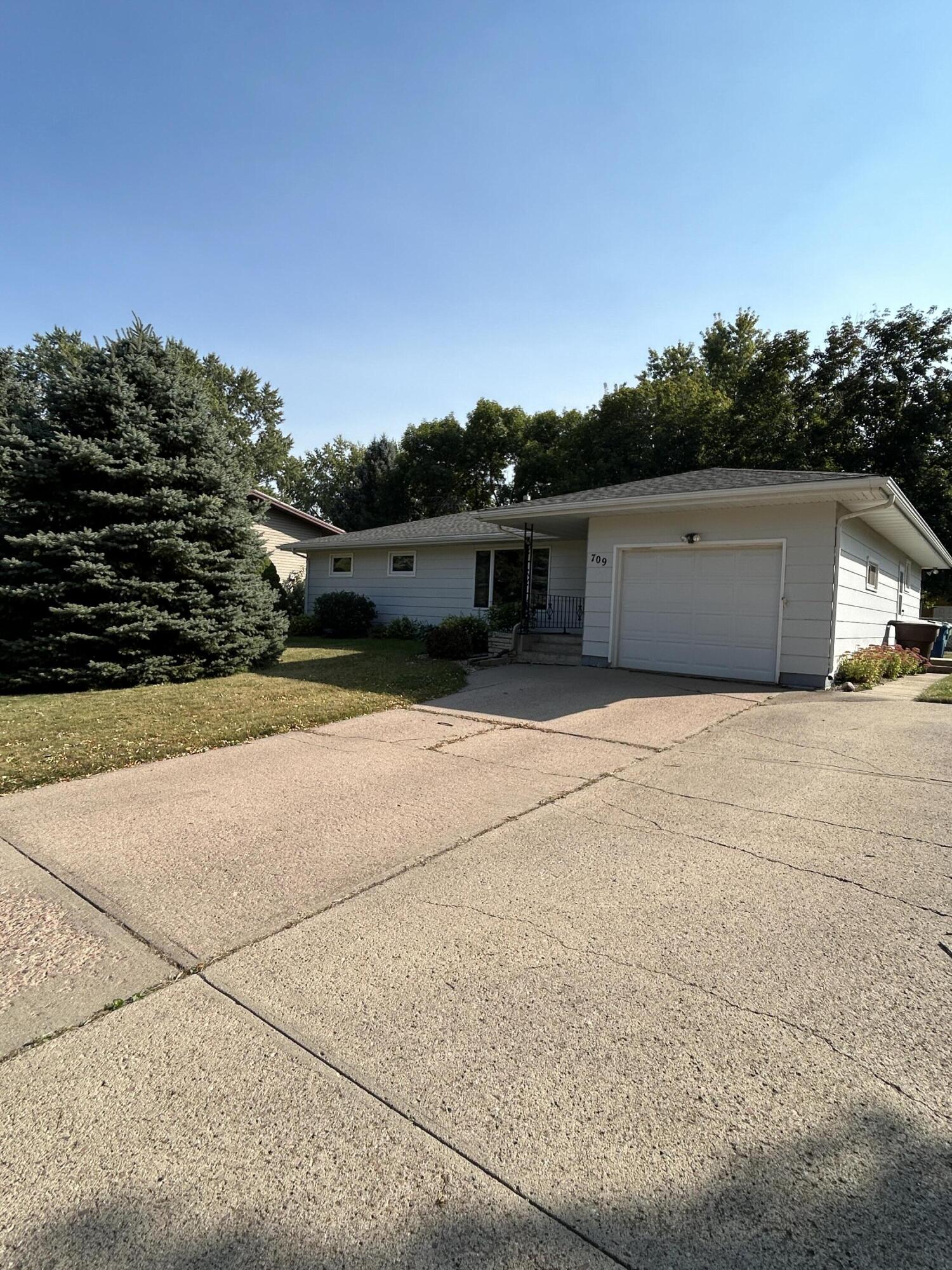 709 E 13th Ave