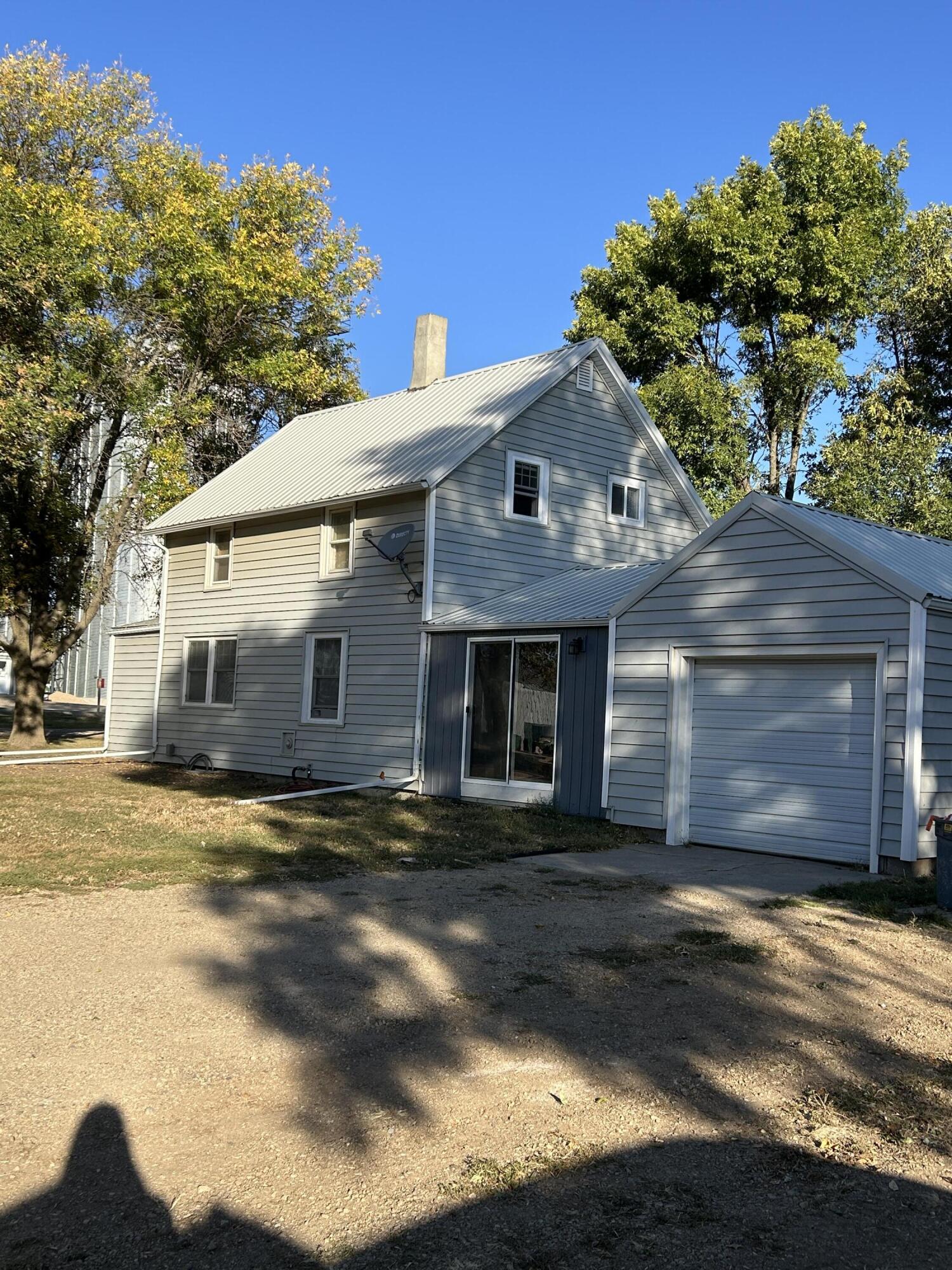 108 S 1st St