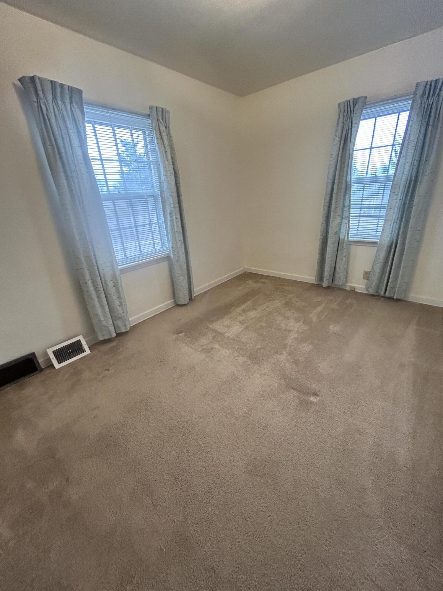 306 N Main St