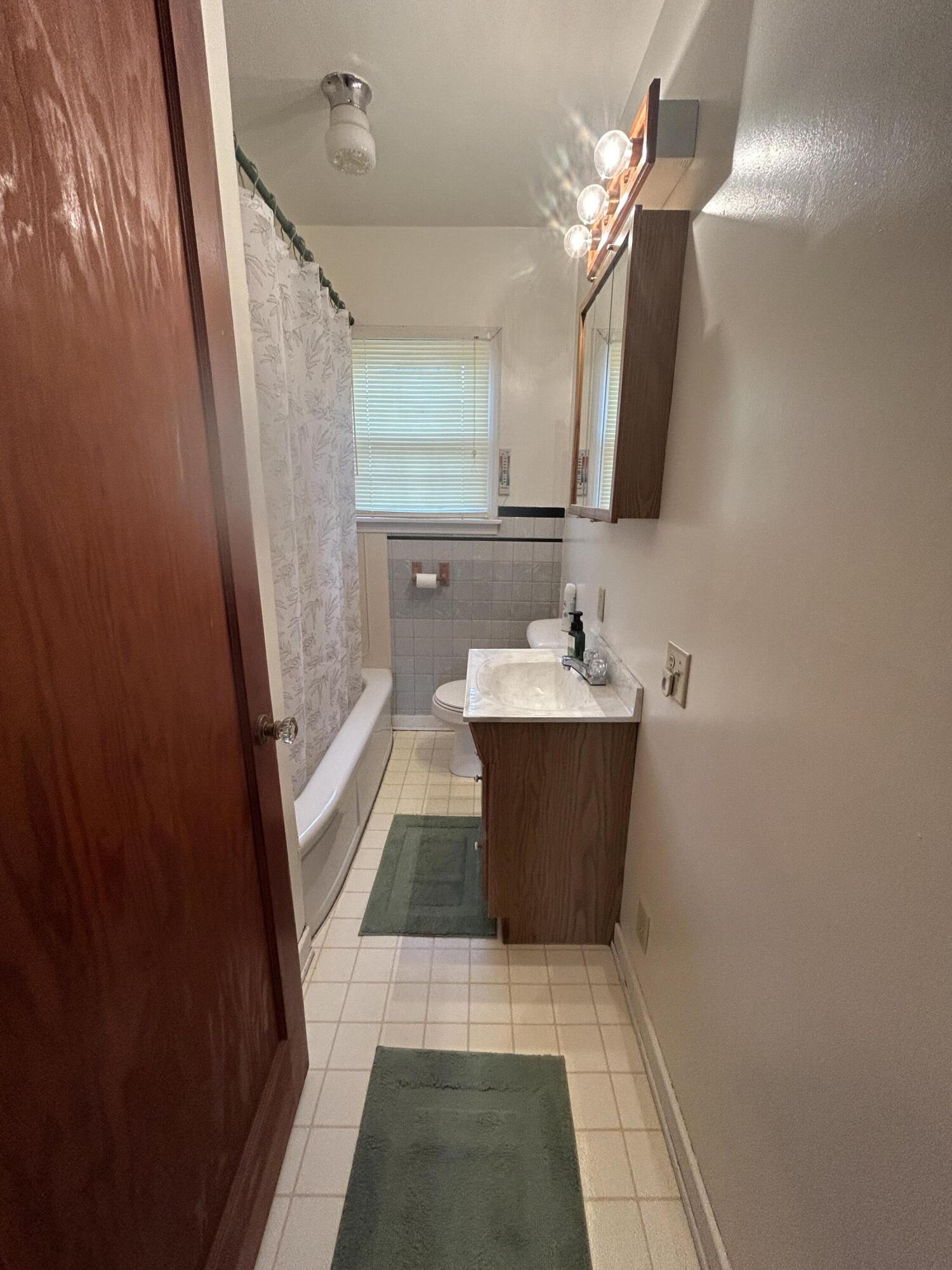 306 N Main St