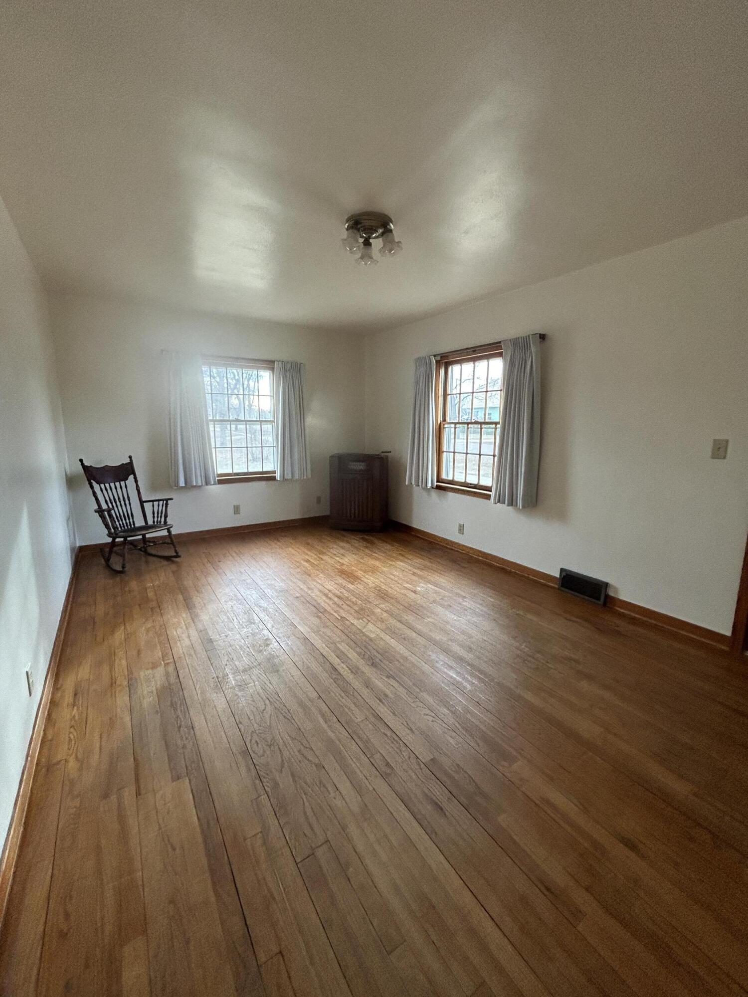 306 N Main St