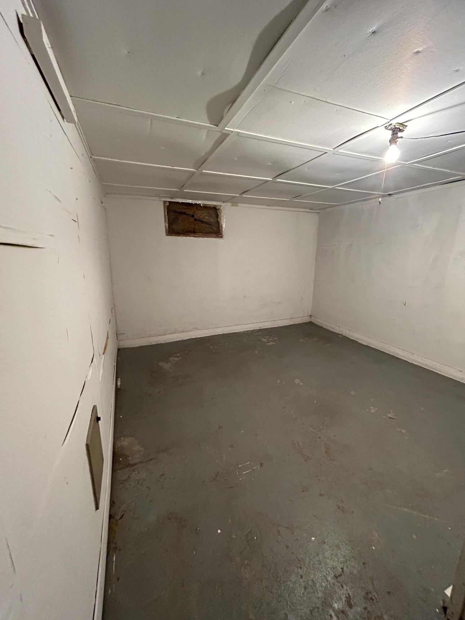 306 N Main St