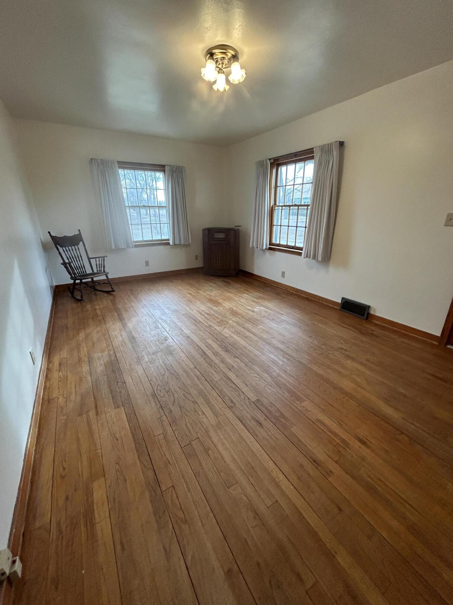 306 N Main St