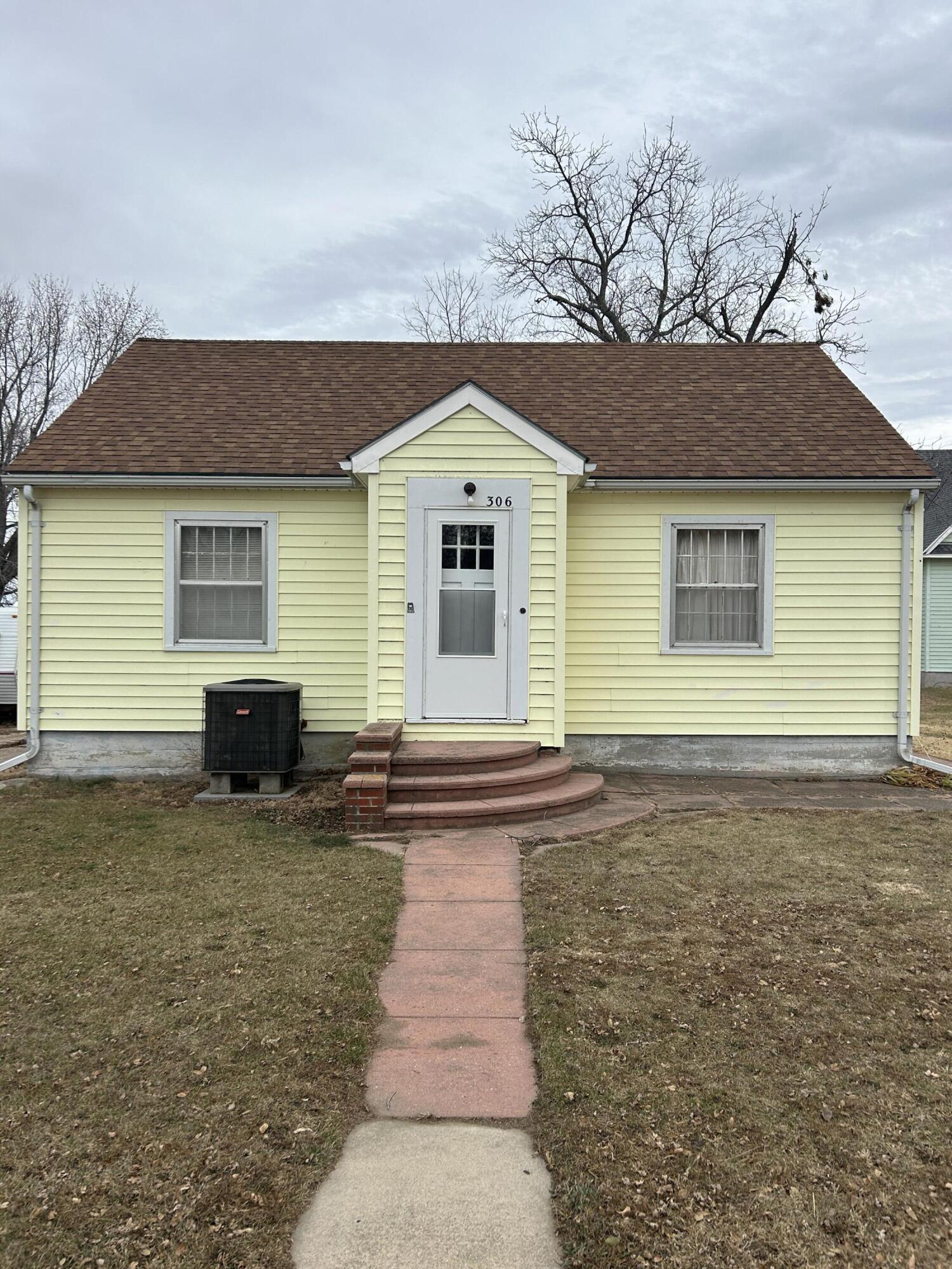 306 N Main St