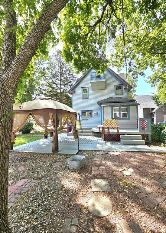 820 E 4th Ave