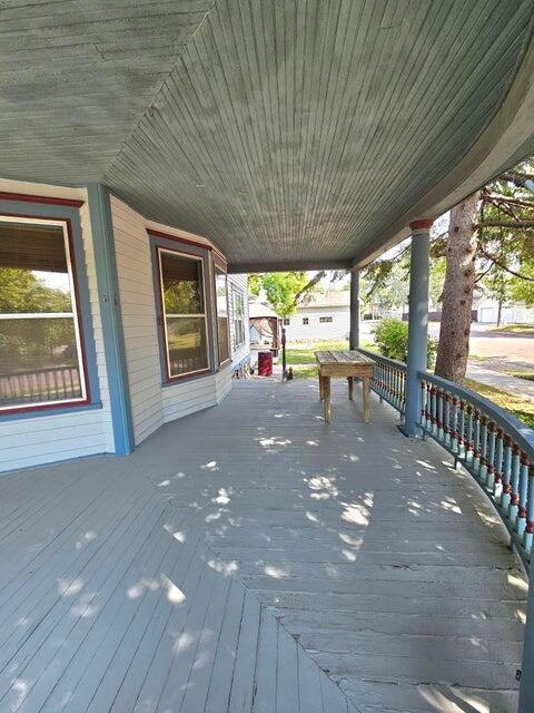 820 E 4th Ave
