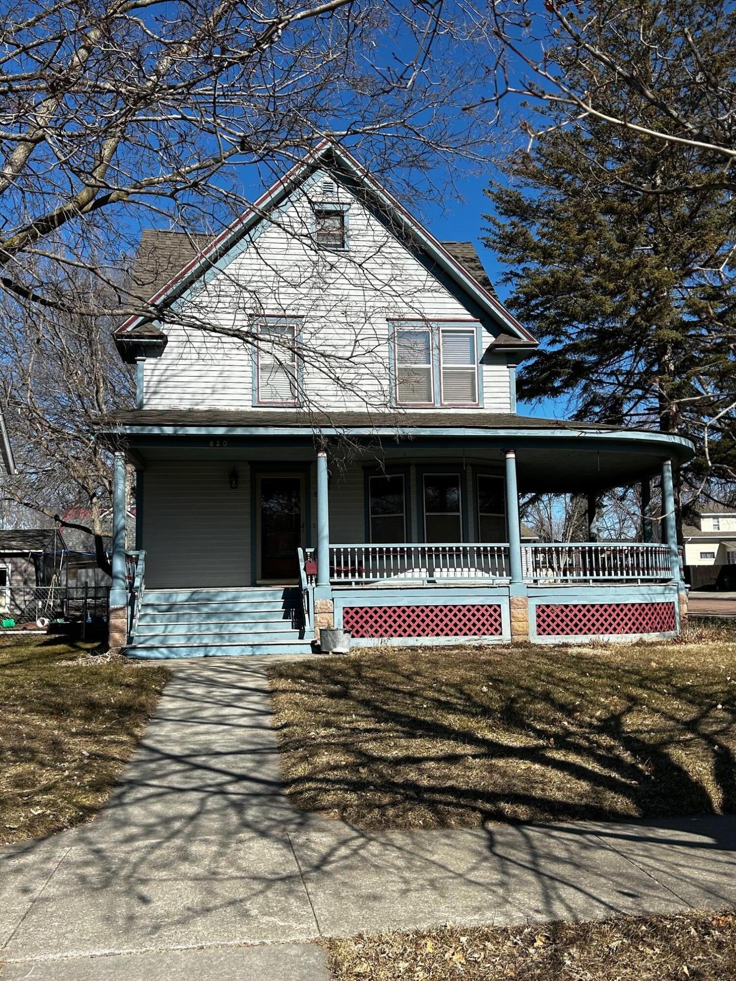 820 E 4th Ave
