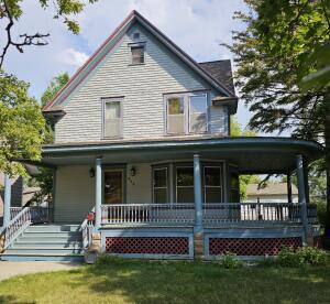 820 E 4th Ave