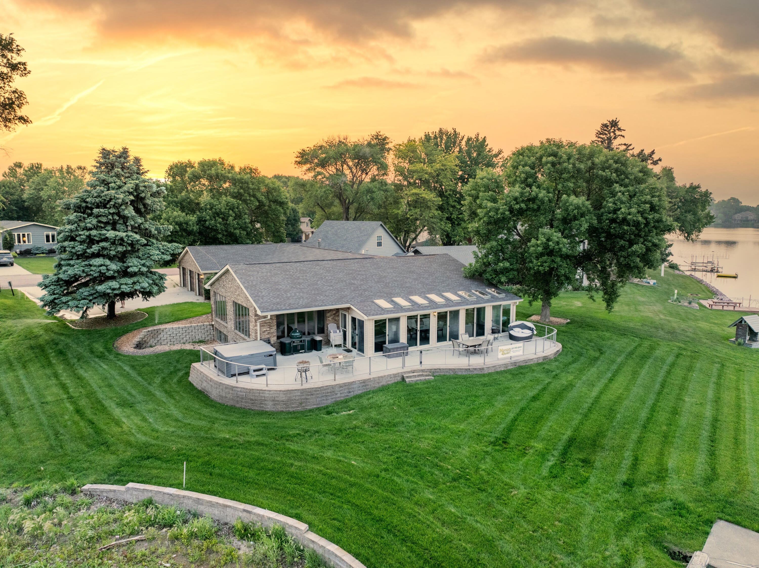 111 S Harmon Dr