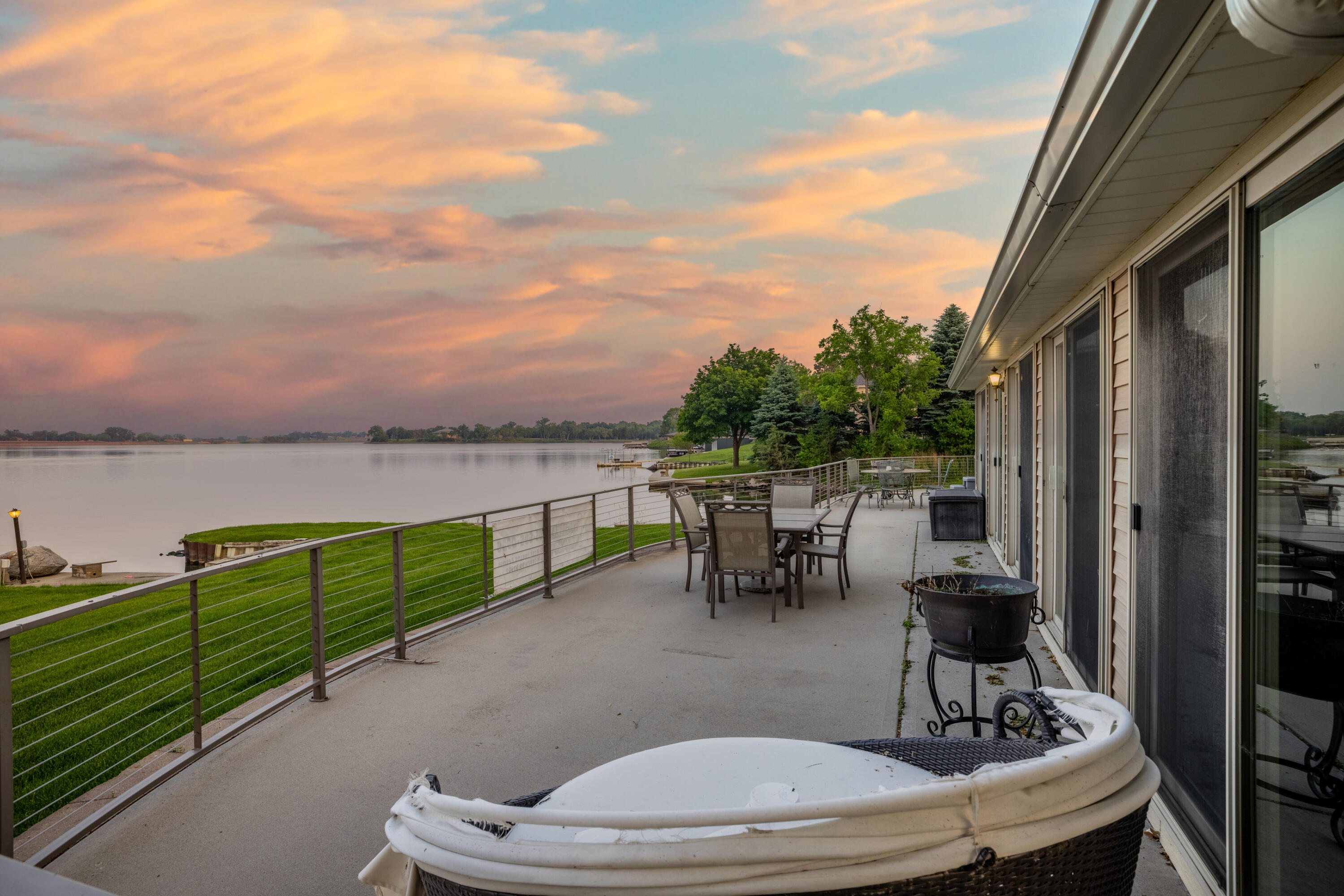 111 S Harmon Dr