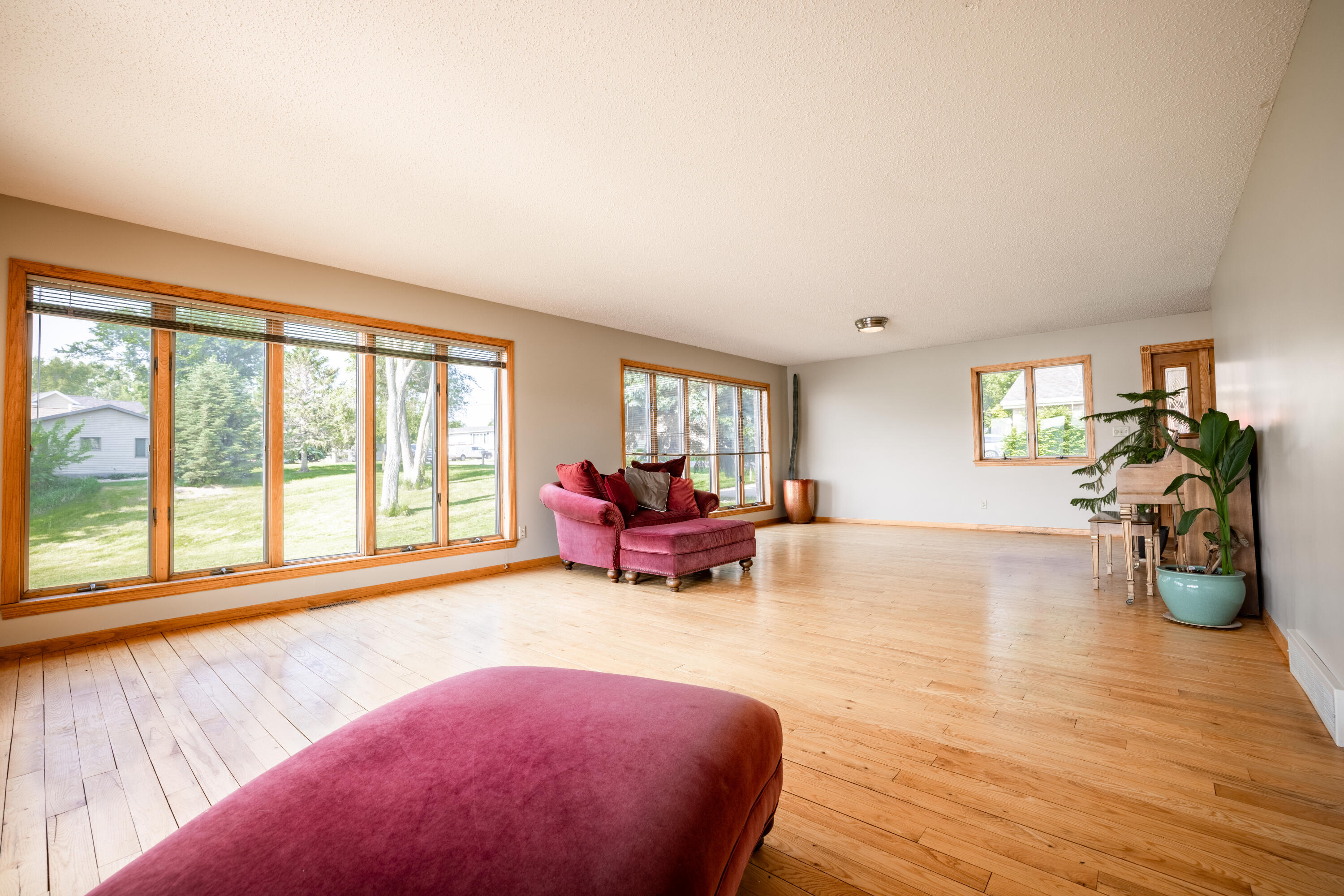 111 S Harmon Dr