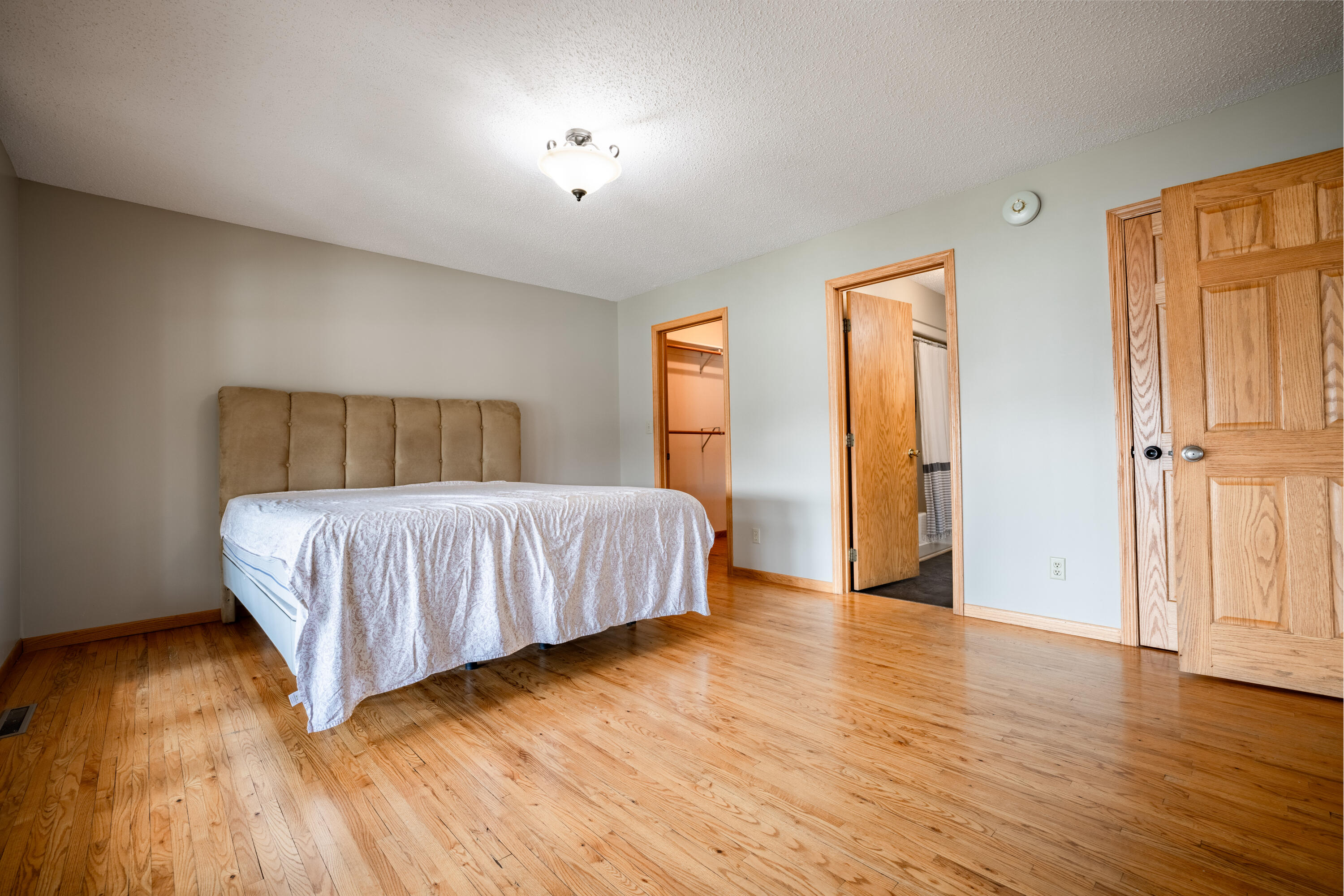 111 S Harmon Dr