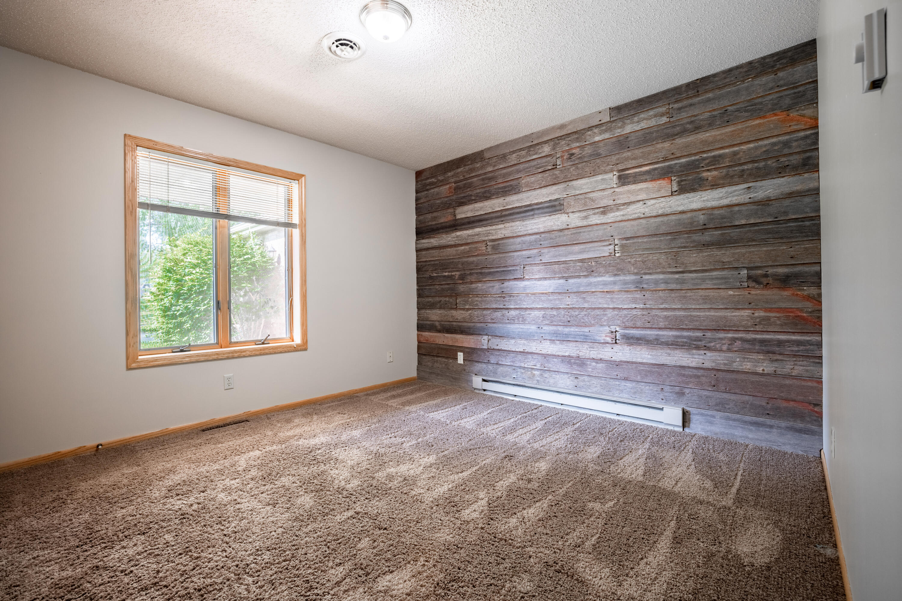 111 S Harmon Dr