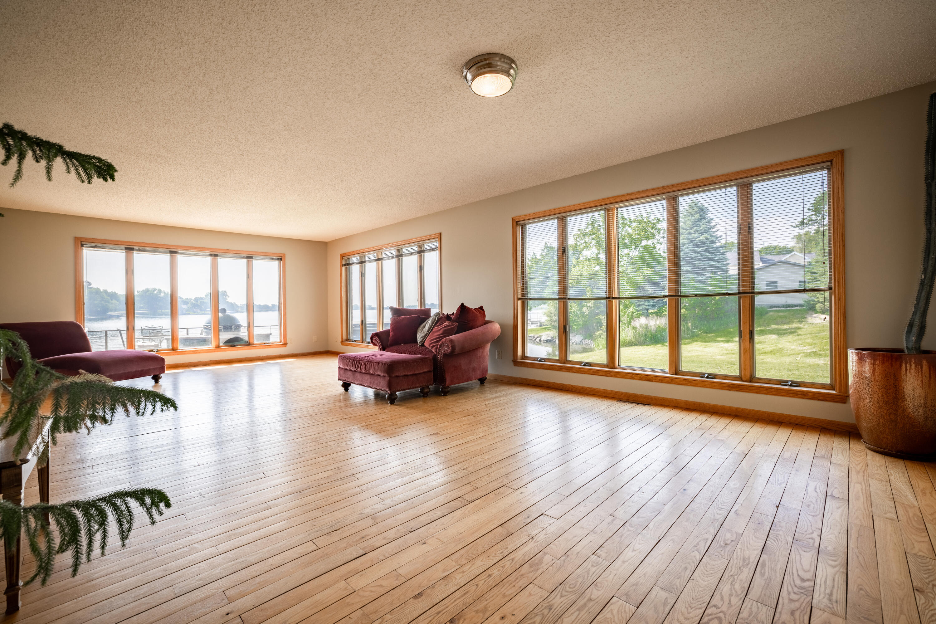 111 S Harmon Dr