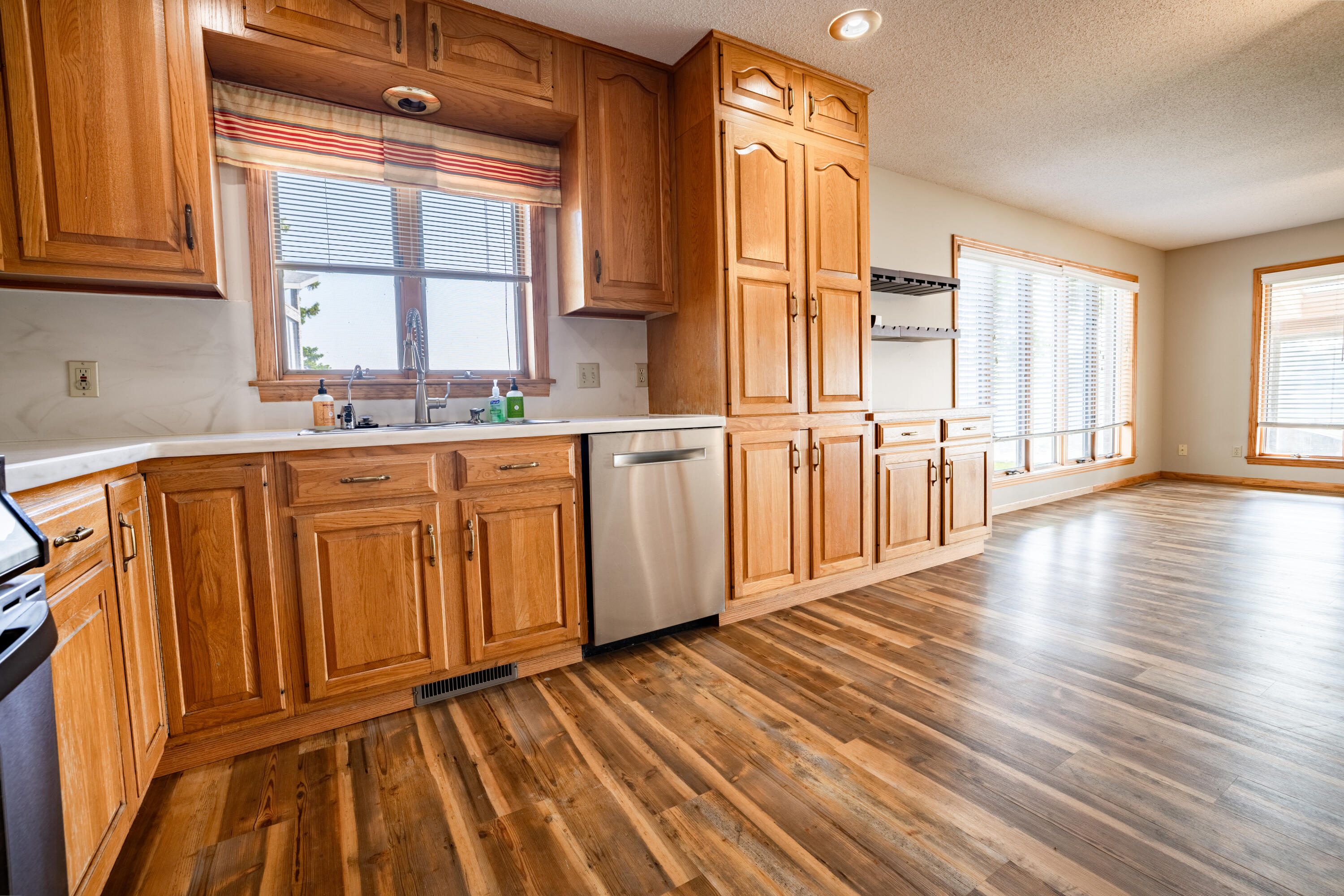 111 S Harmon Dr