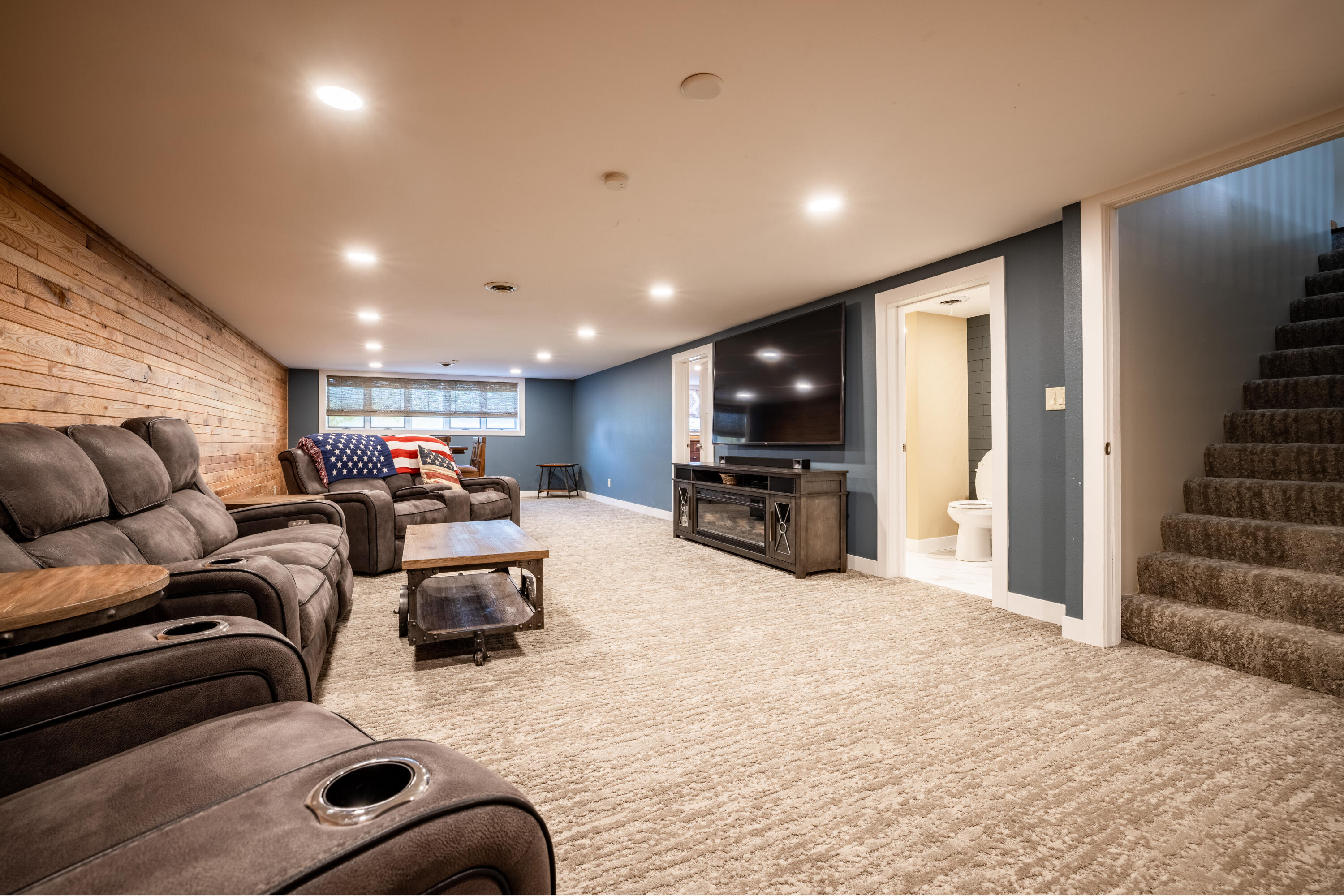111 S Harmon Dr