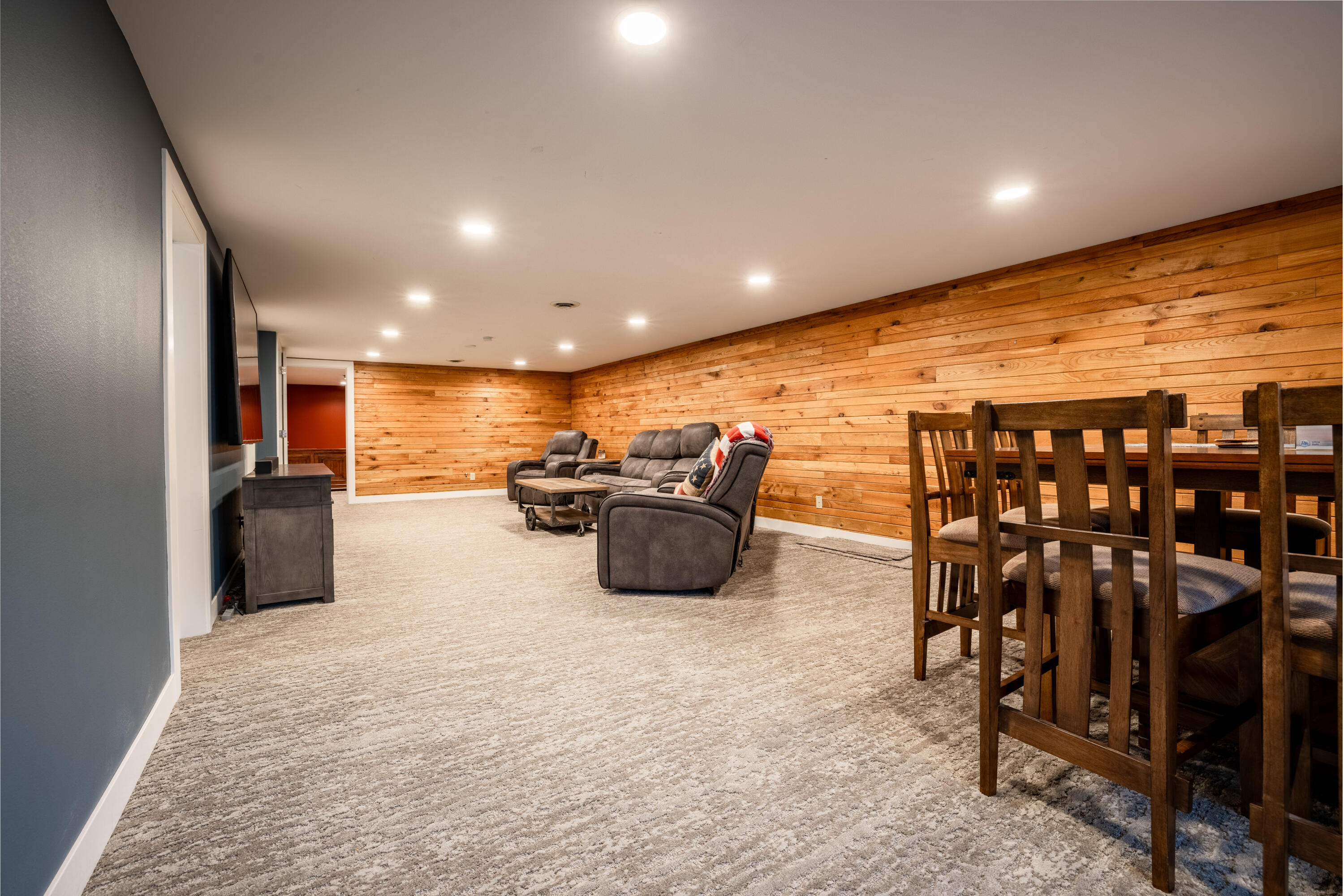 111 S Harmon Dr