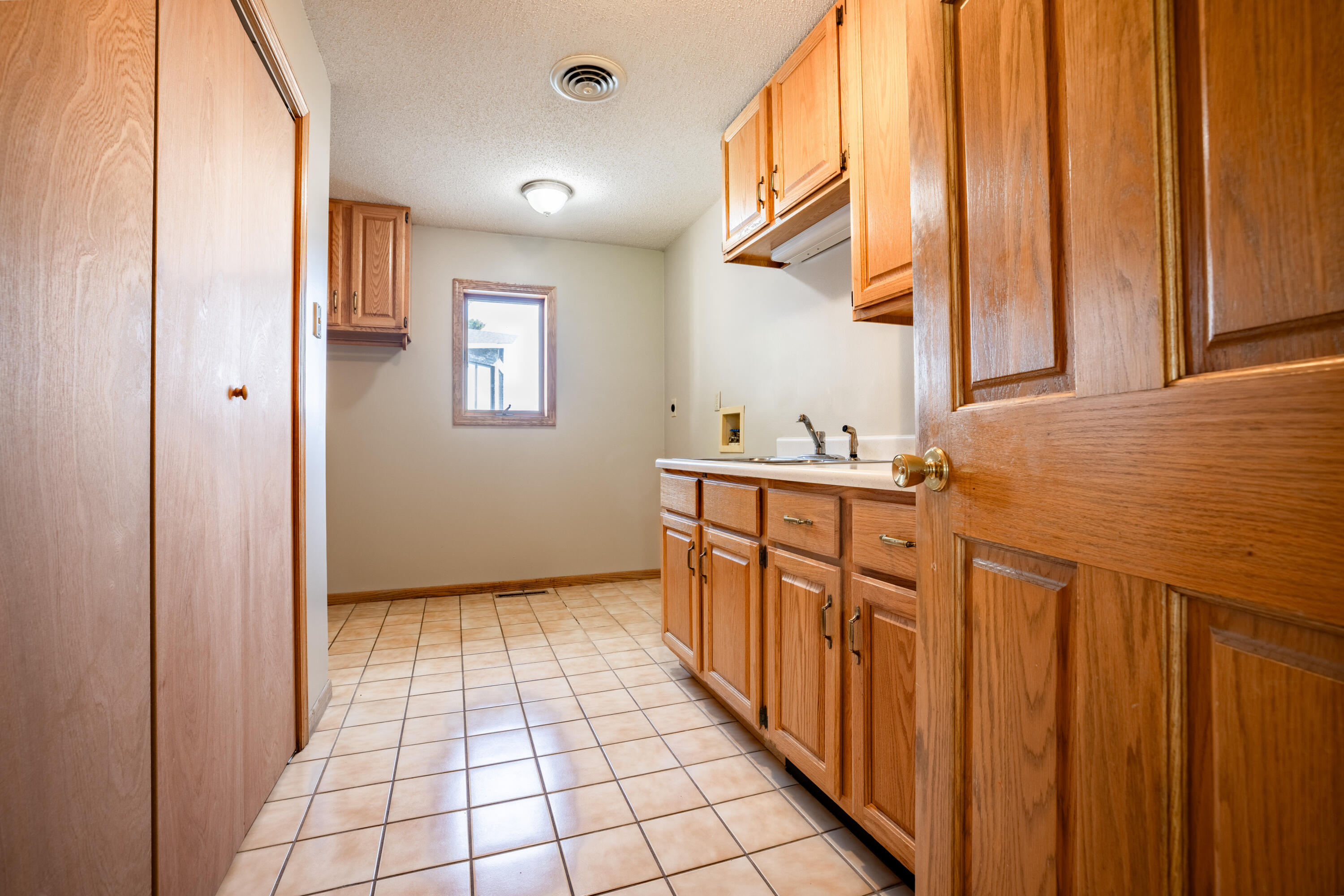 111 S Harmon Dr