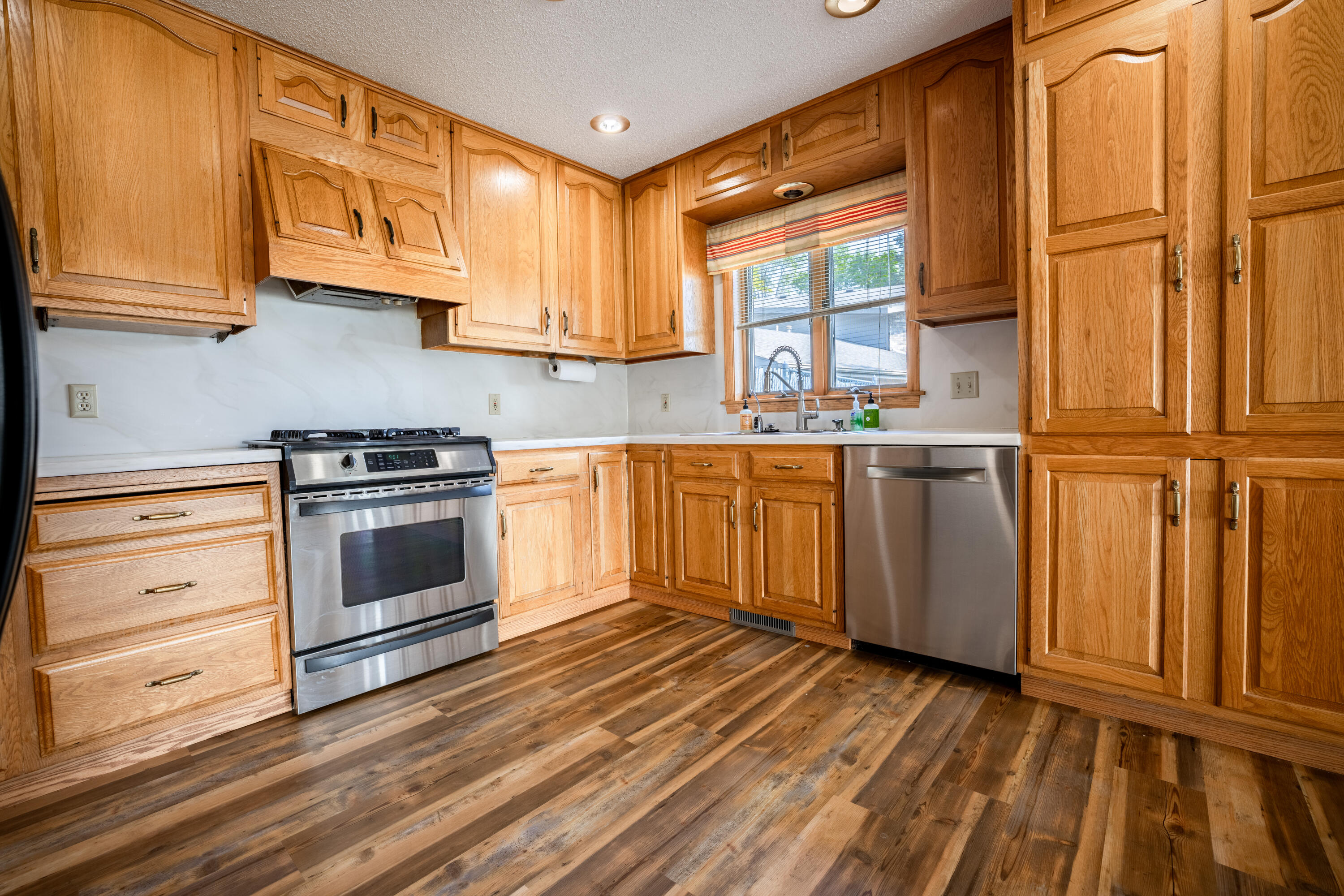 111 S Harmon Dr